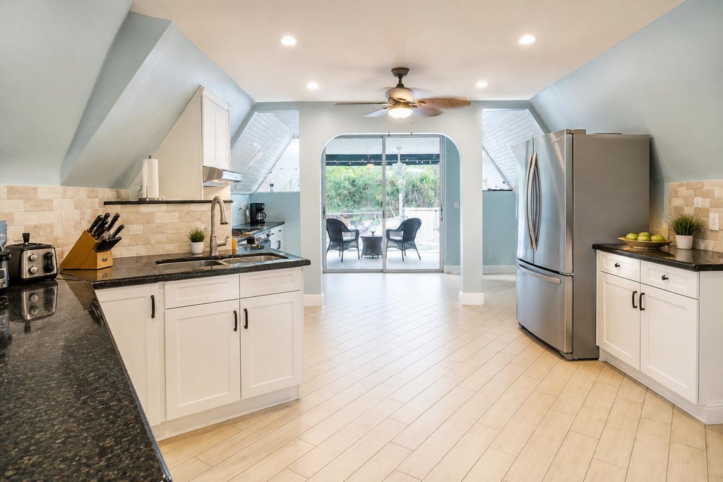 Photo of 11145 153rd Court N, Jupiter, FL 33478 (MLS # B26070419)