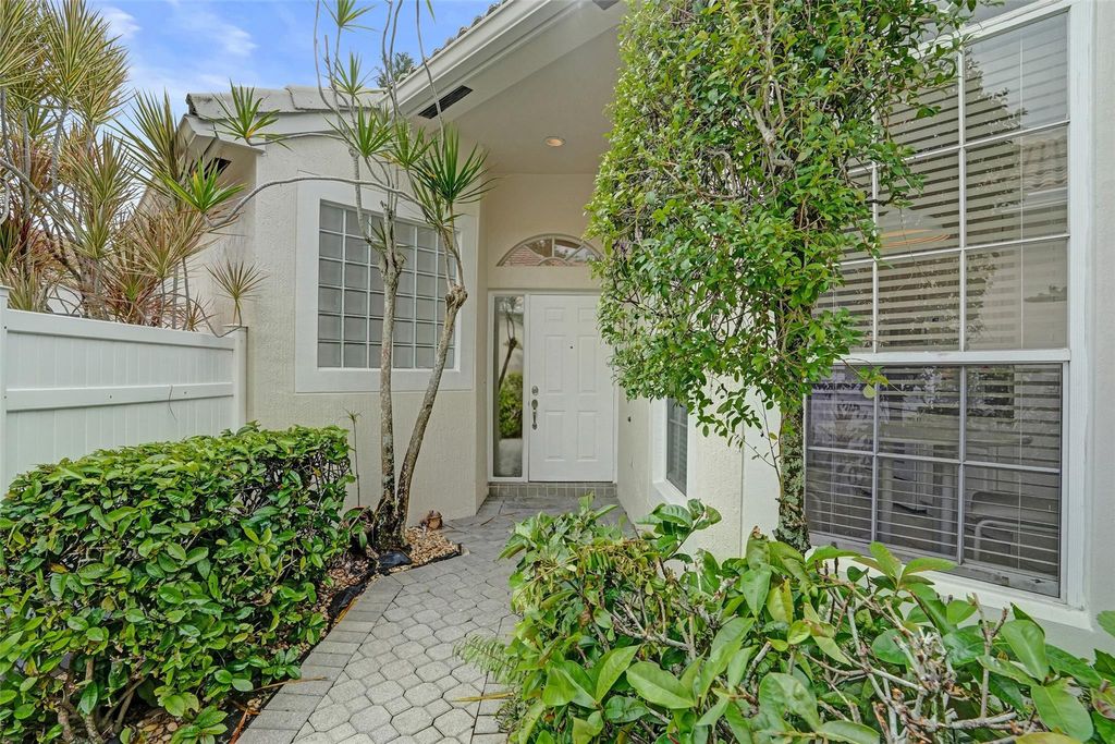 Photo of 6463 Colomera Drive, Boca Raton, FL 33433 (MLS # F10533625)