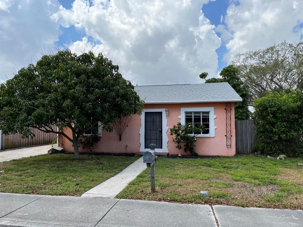Photo of 1205 S N Street, Lake Worth Beach, FL 33460 (MLS # R10784681)