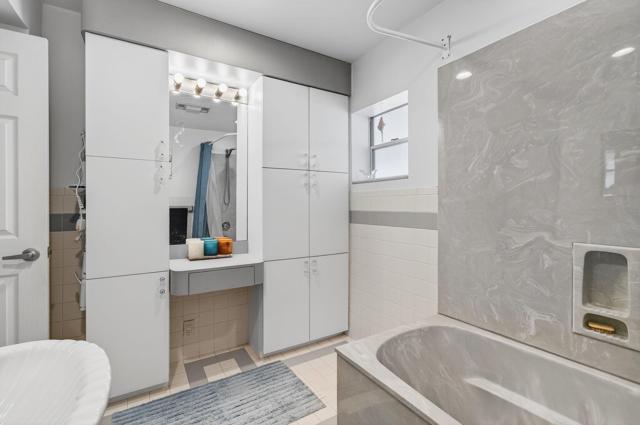 TRADE WINDS ESTS FIRST AD - Residential