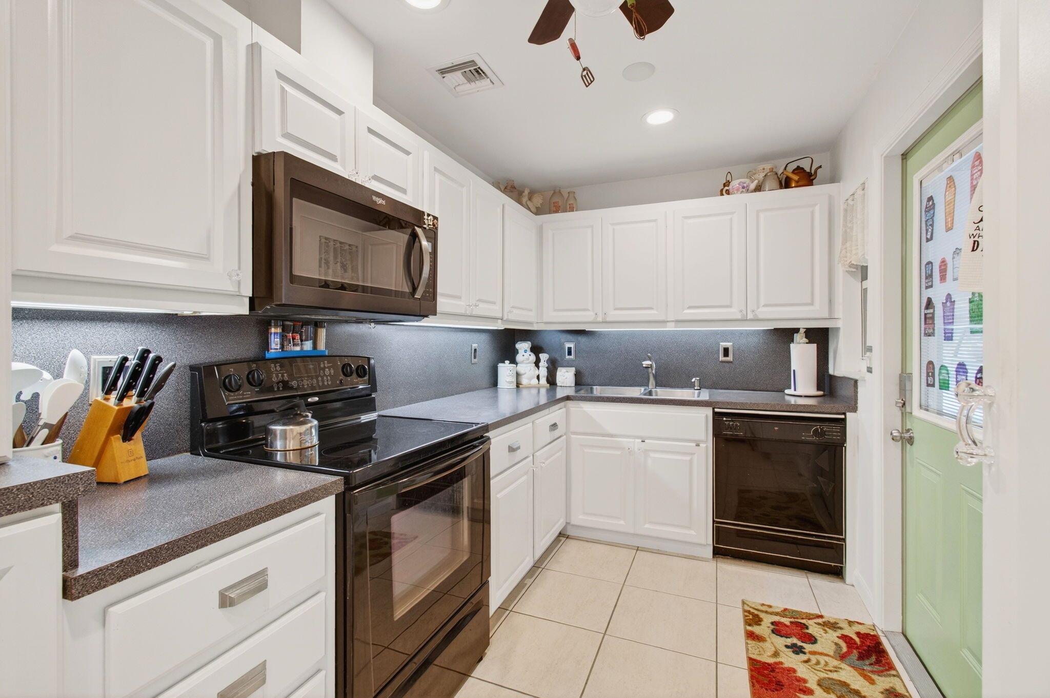 TRADE WINDS ESTS FIRST AD - Residential