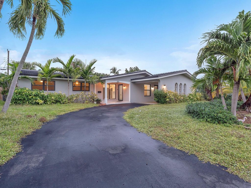 Photo of 2021 NE 59th Pl, Fort Lauderdale, FL 33308 (MLS # F10538635)
