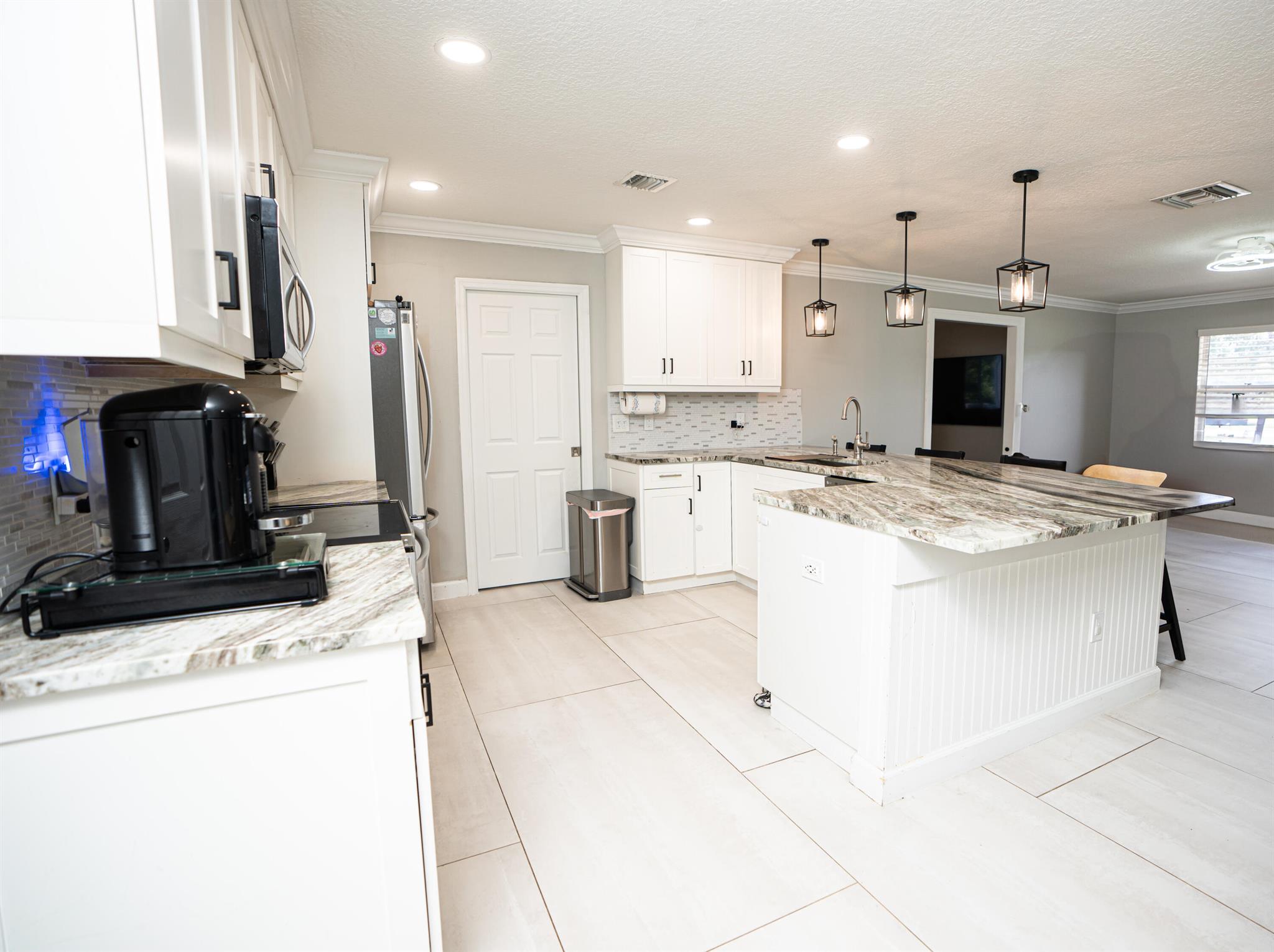 Properties 16701 E Mead Hill Drive