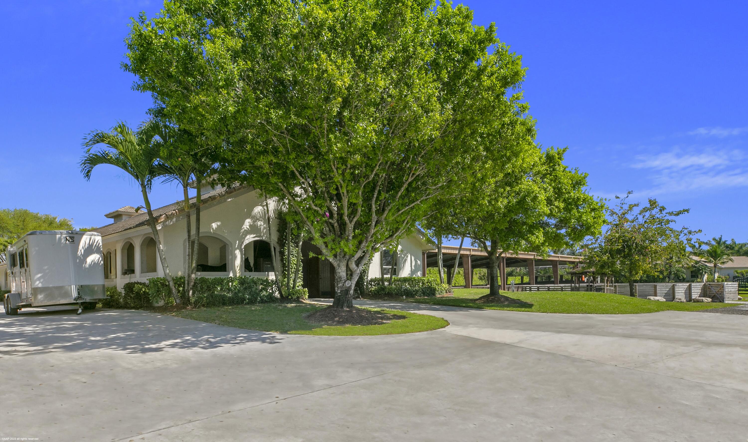 PALM BEACH POINT EAST - Residential