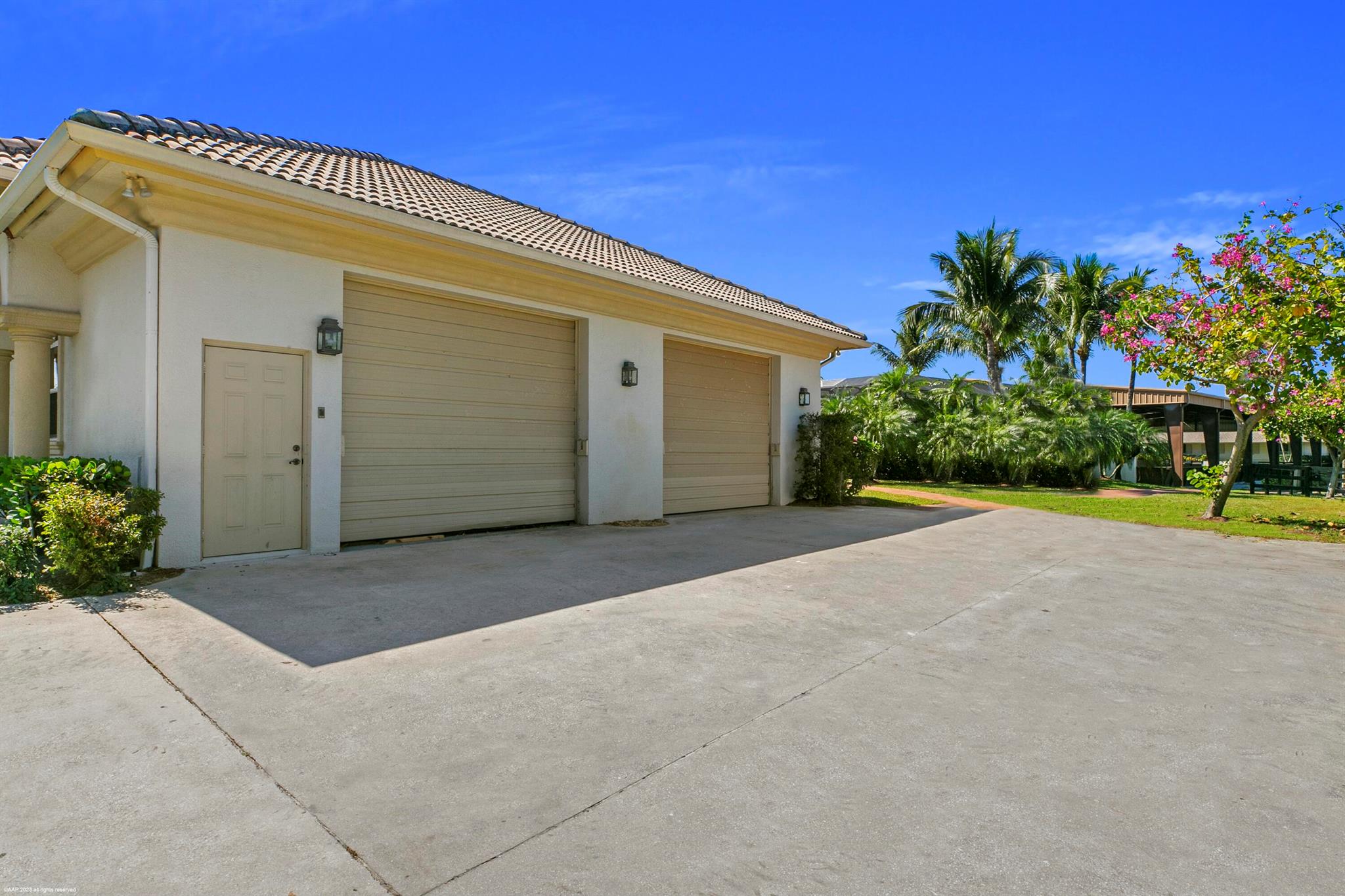 PALM BEACH POINT EAST - Residential
