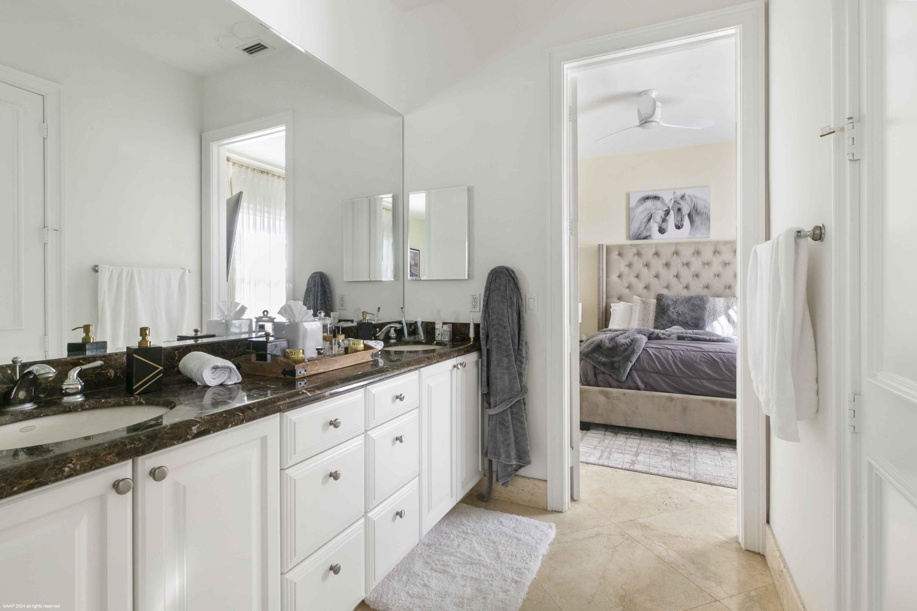 PALM BEACH POINT EAST - Residential