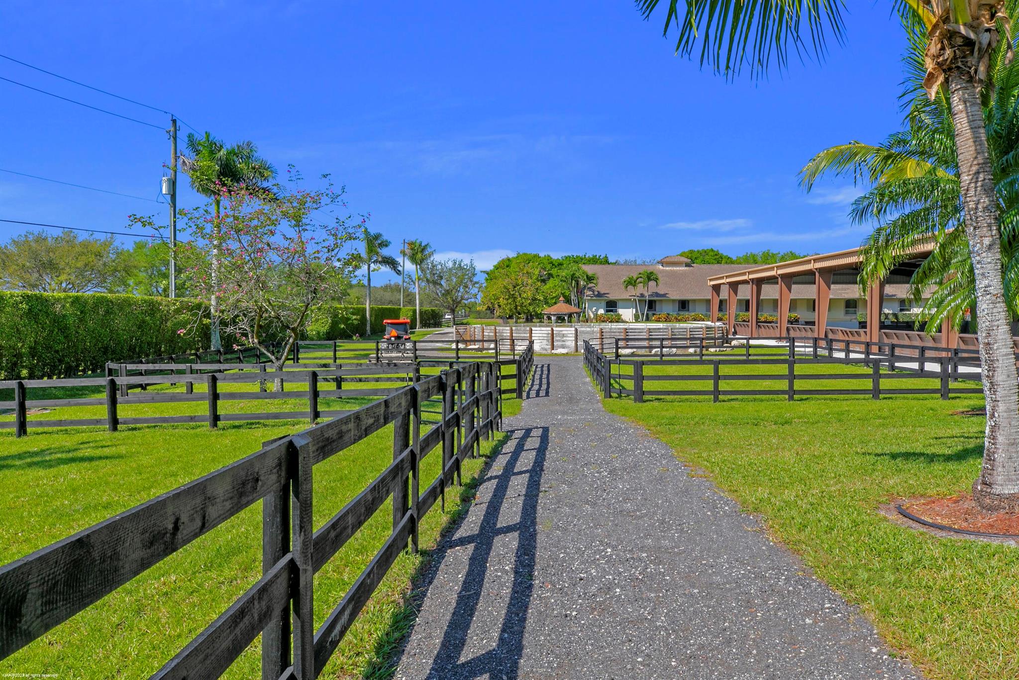 PALM BEACH POINT EAST - Residential