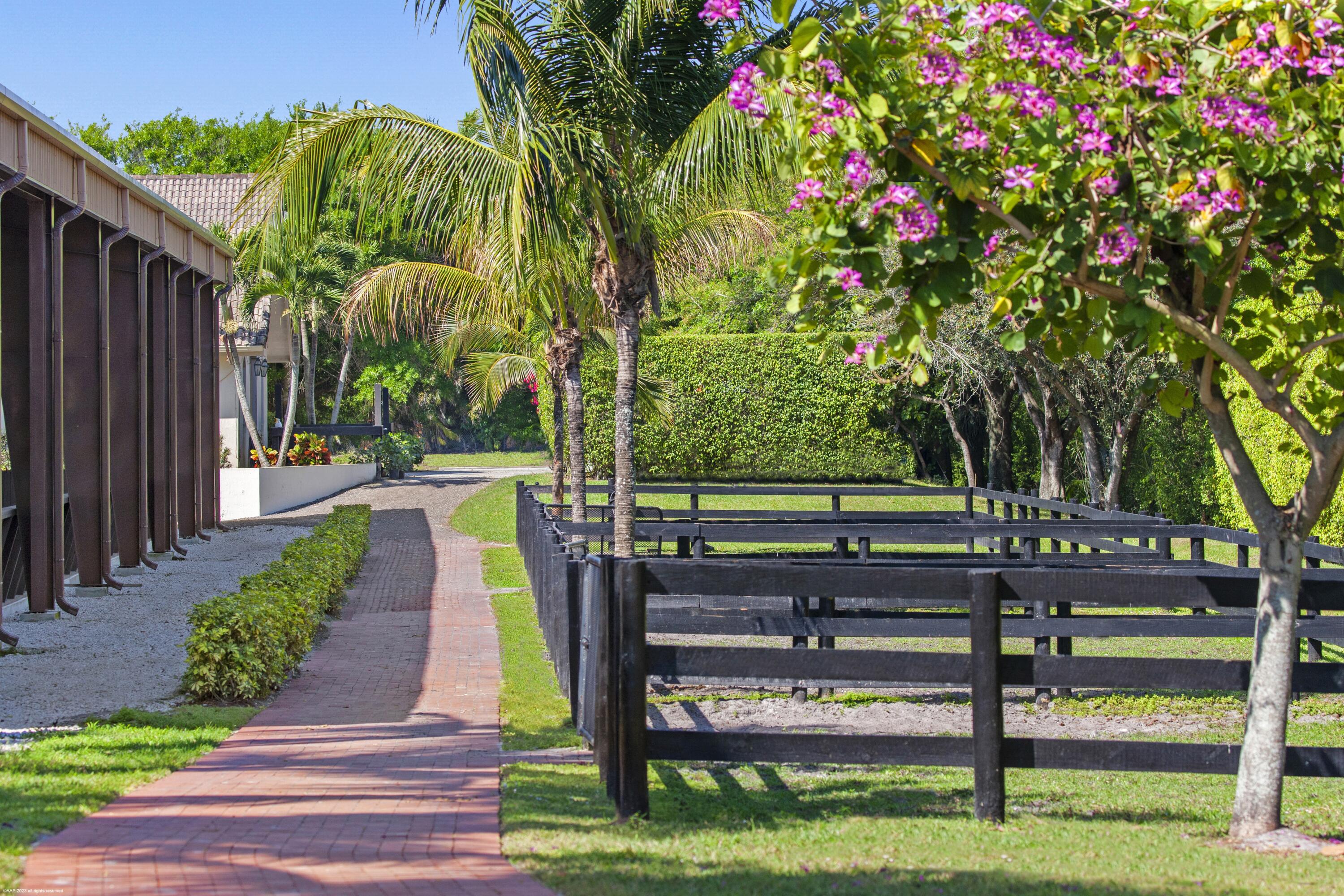 PALM BEACH POINT EAST - Residential