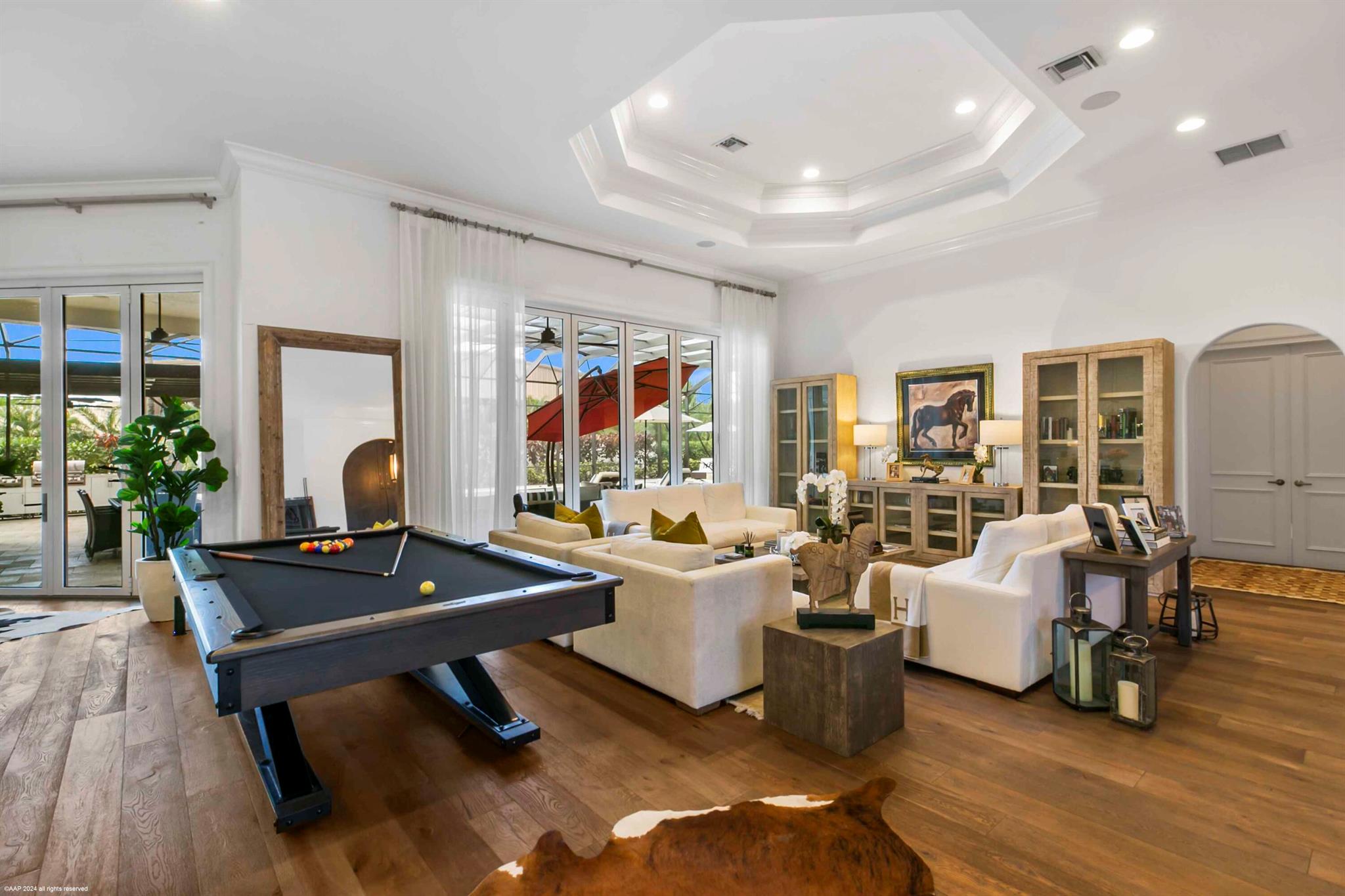 PALM BEACH POINT EAST - Residential