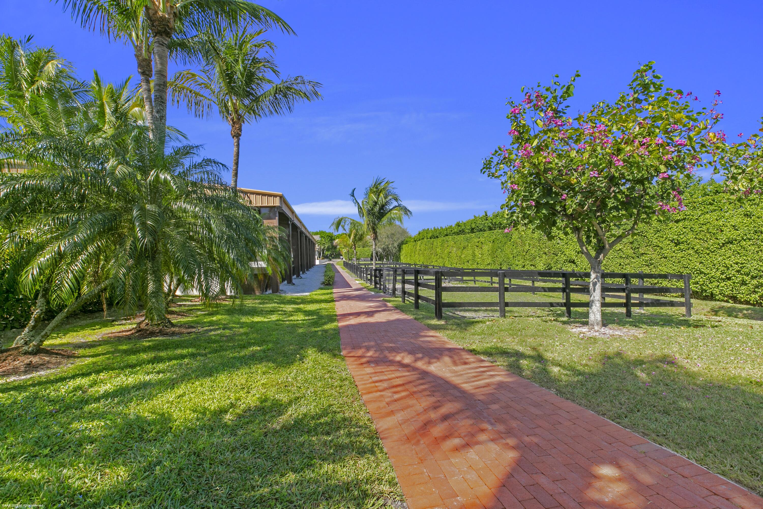 PALM BEACH POINT EAST - Residential