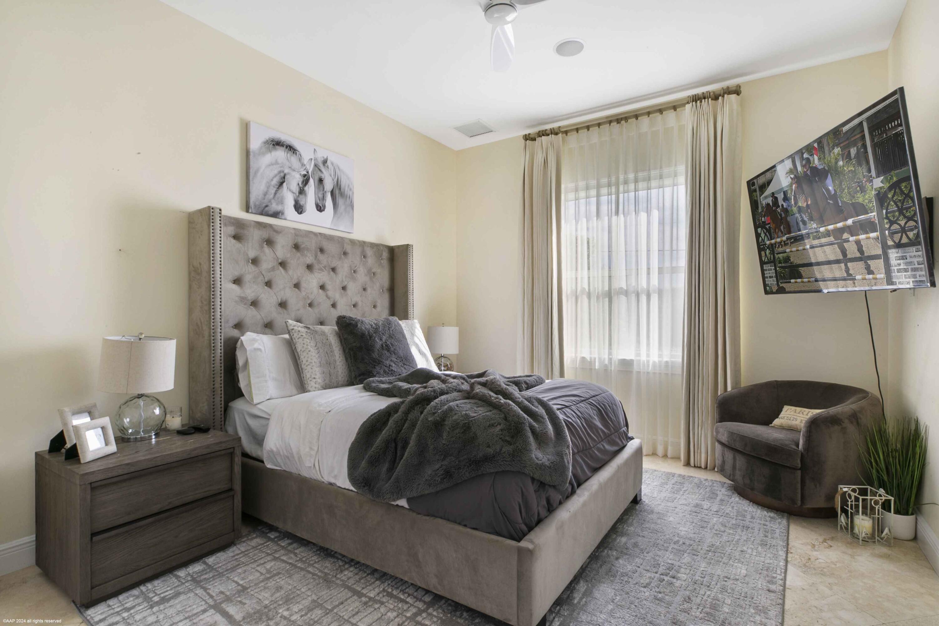 PALM BEACH POINT EAST - Residential