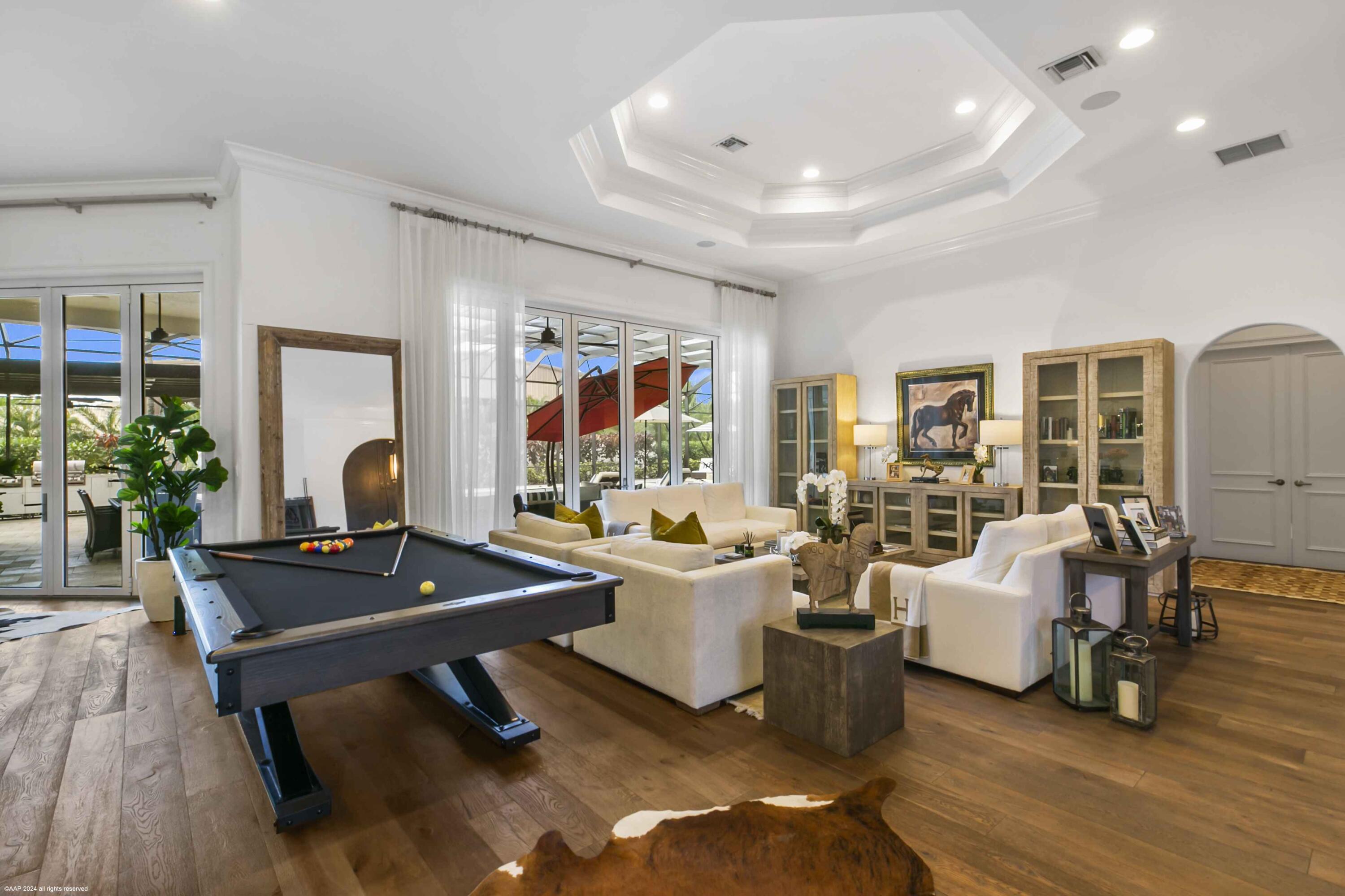 PALM BEACH POINT EAST - Residential