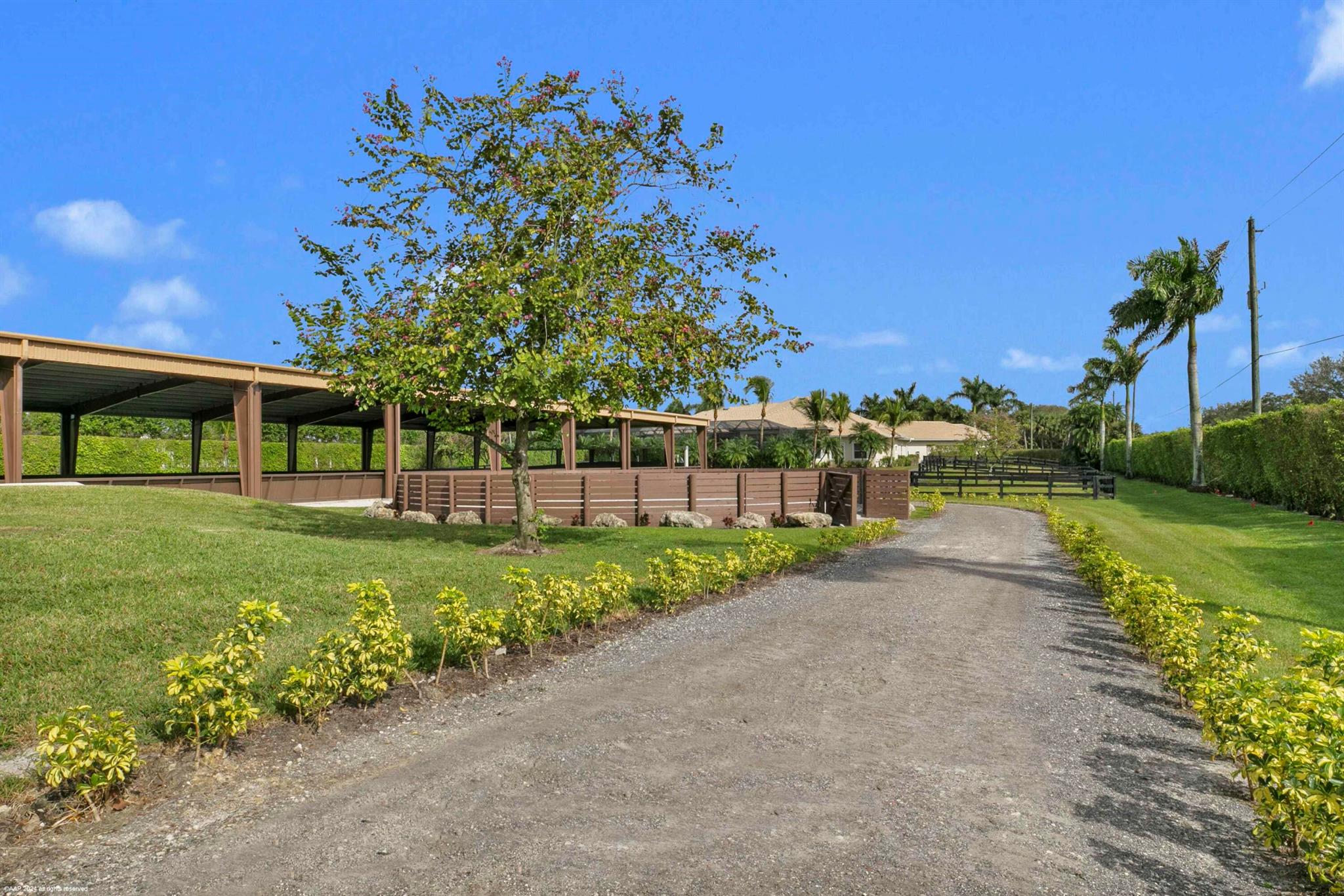 PALM BEACH POINT EAST - Residential