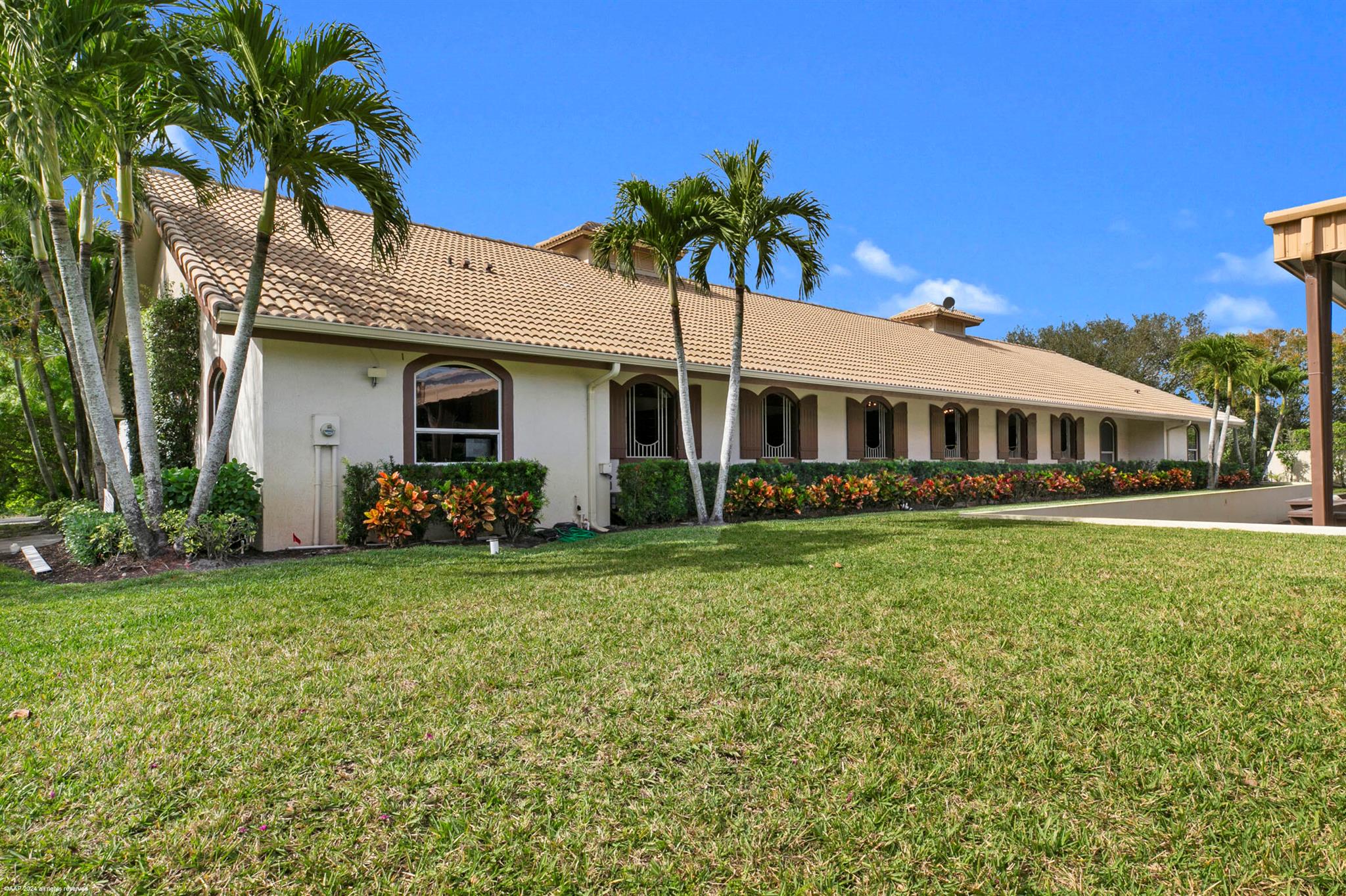 PALM BEACH POINT EAST - Residential