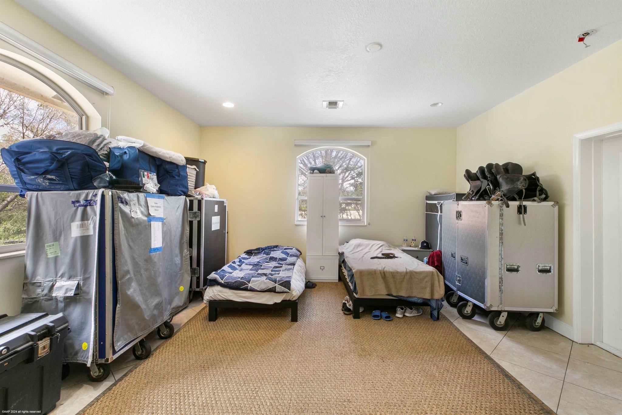 PALM BEACH POINT EAST - Residential