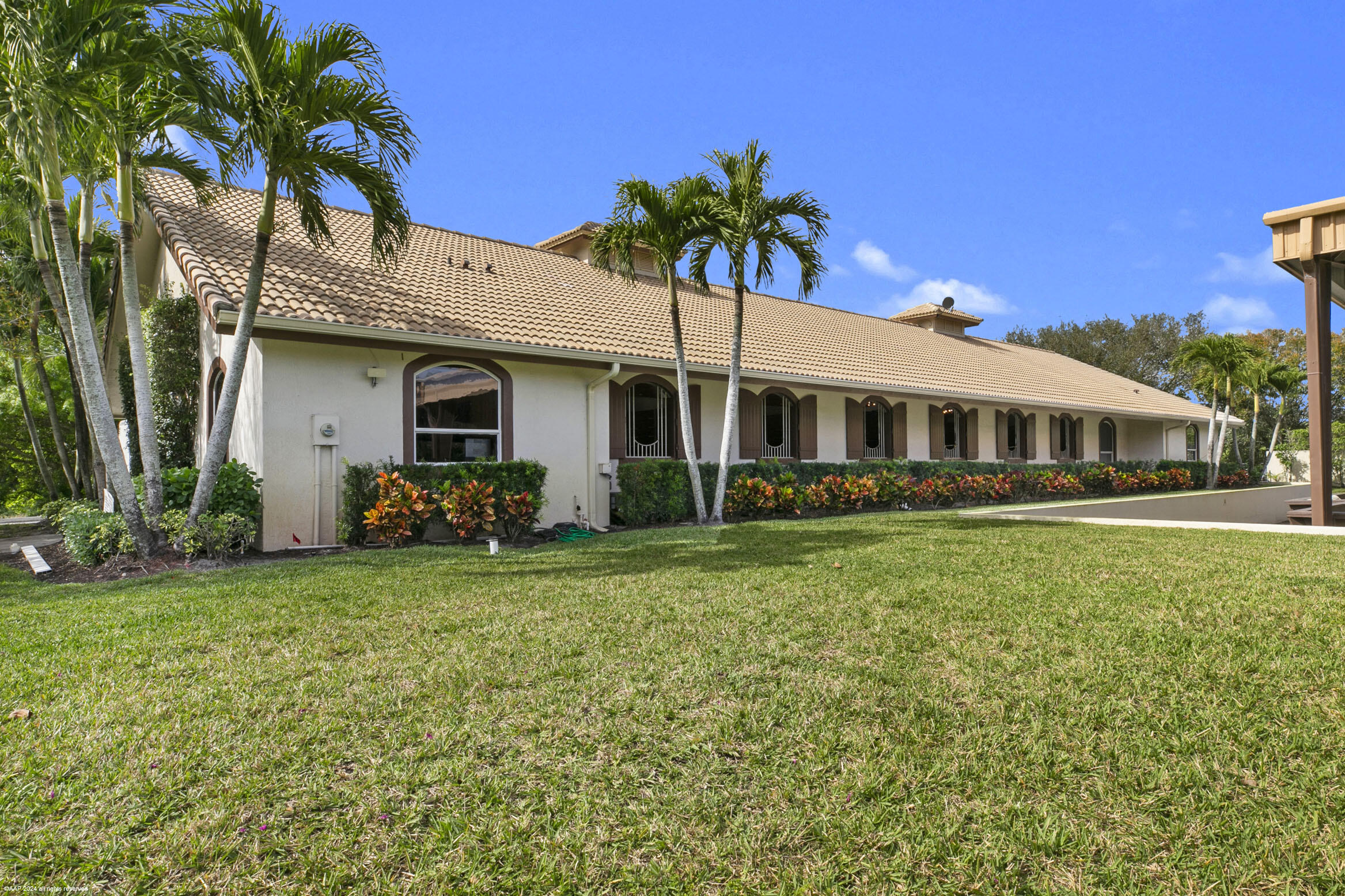 PALM BEACH POINT EAST - Residential