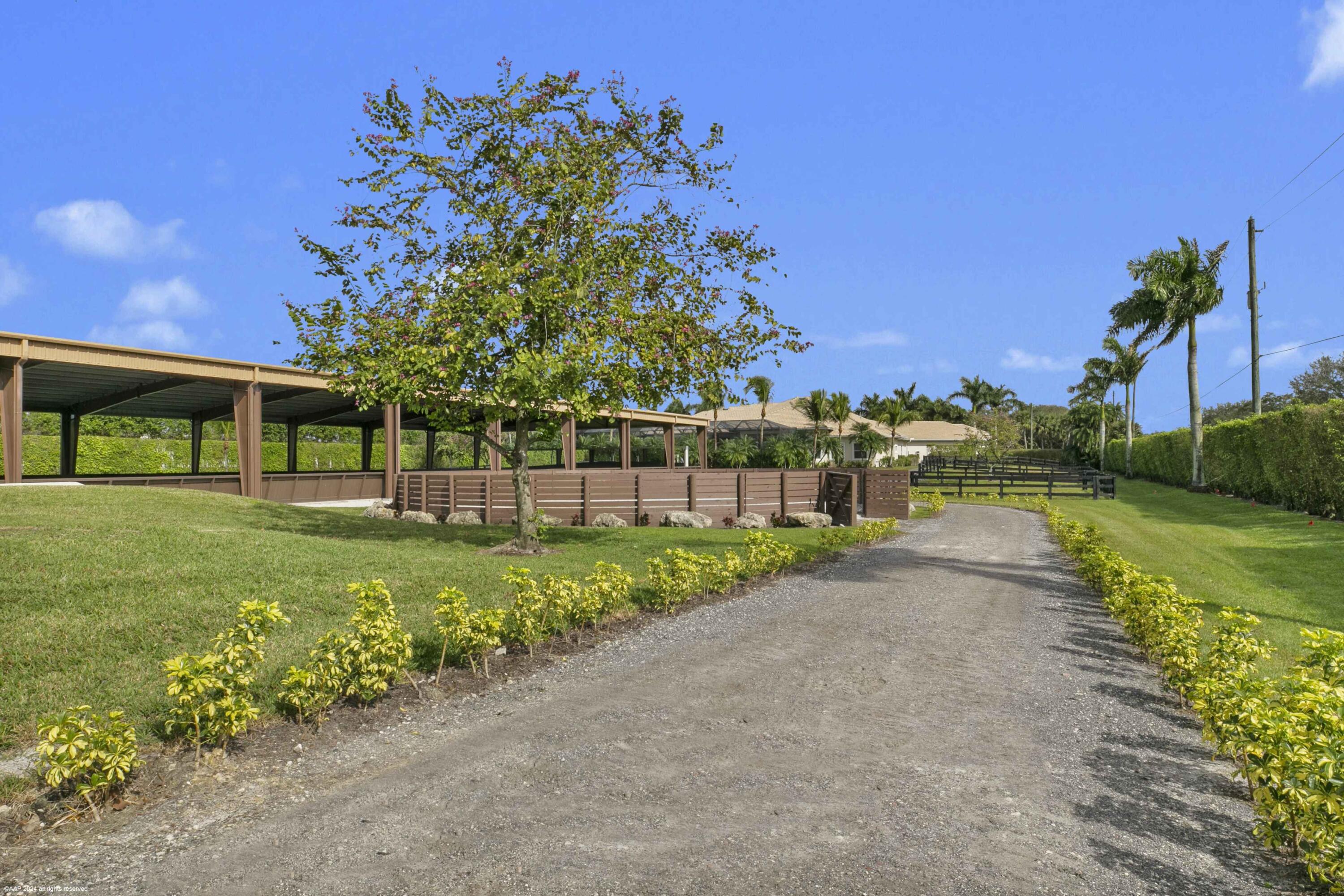 PALM BEACH POINT EAST - Residential