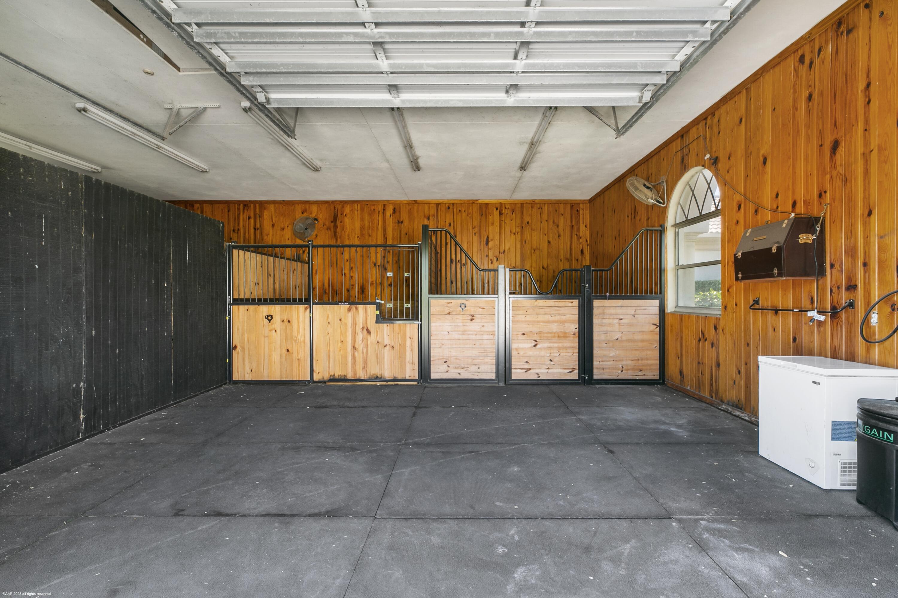 PALM BEACH POINT EAST - Residential