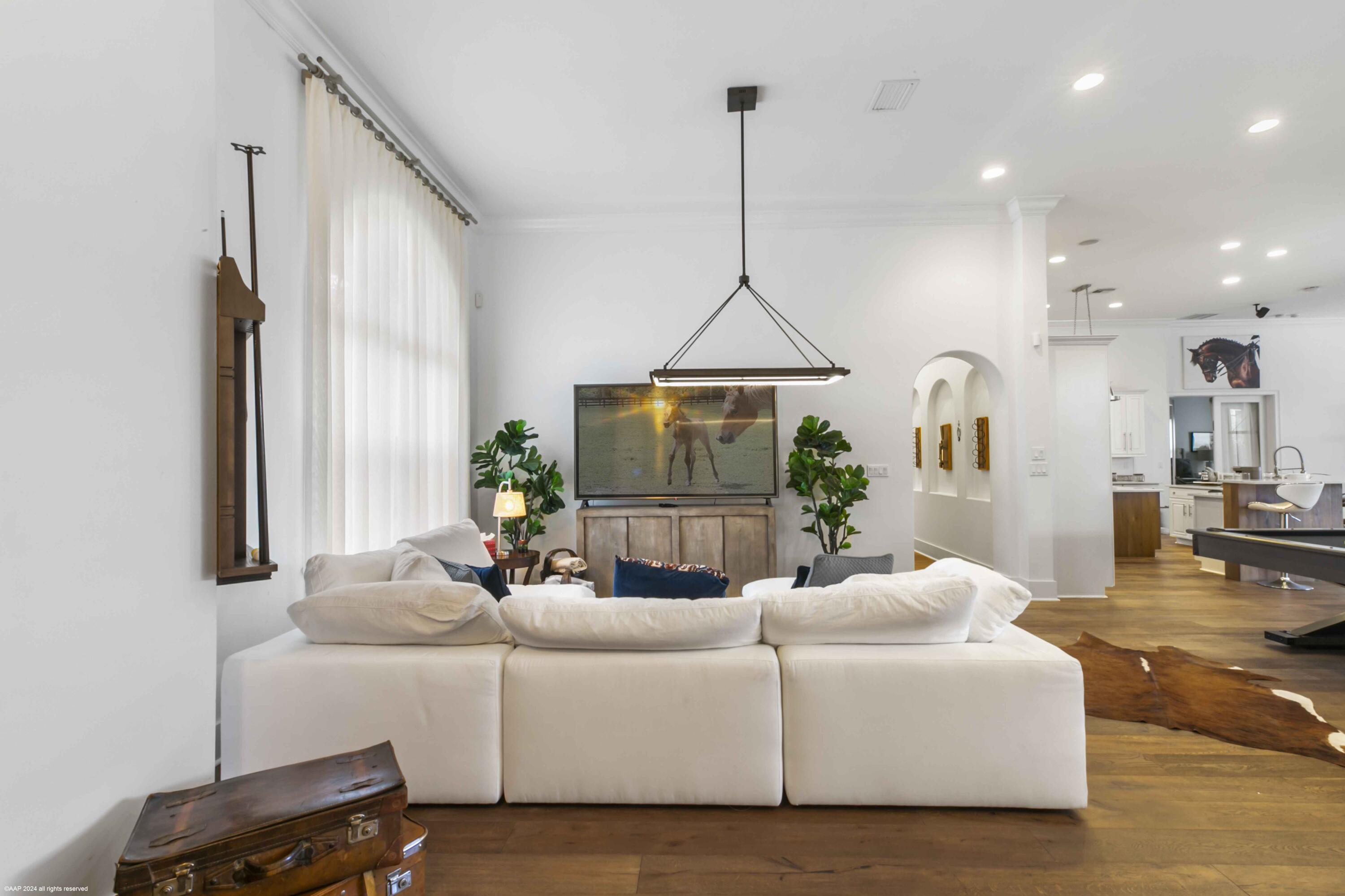 PALM BEACH POINT EAST - Residential