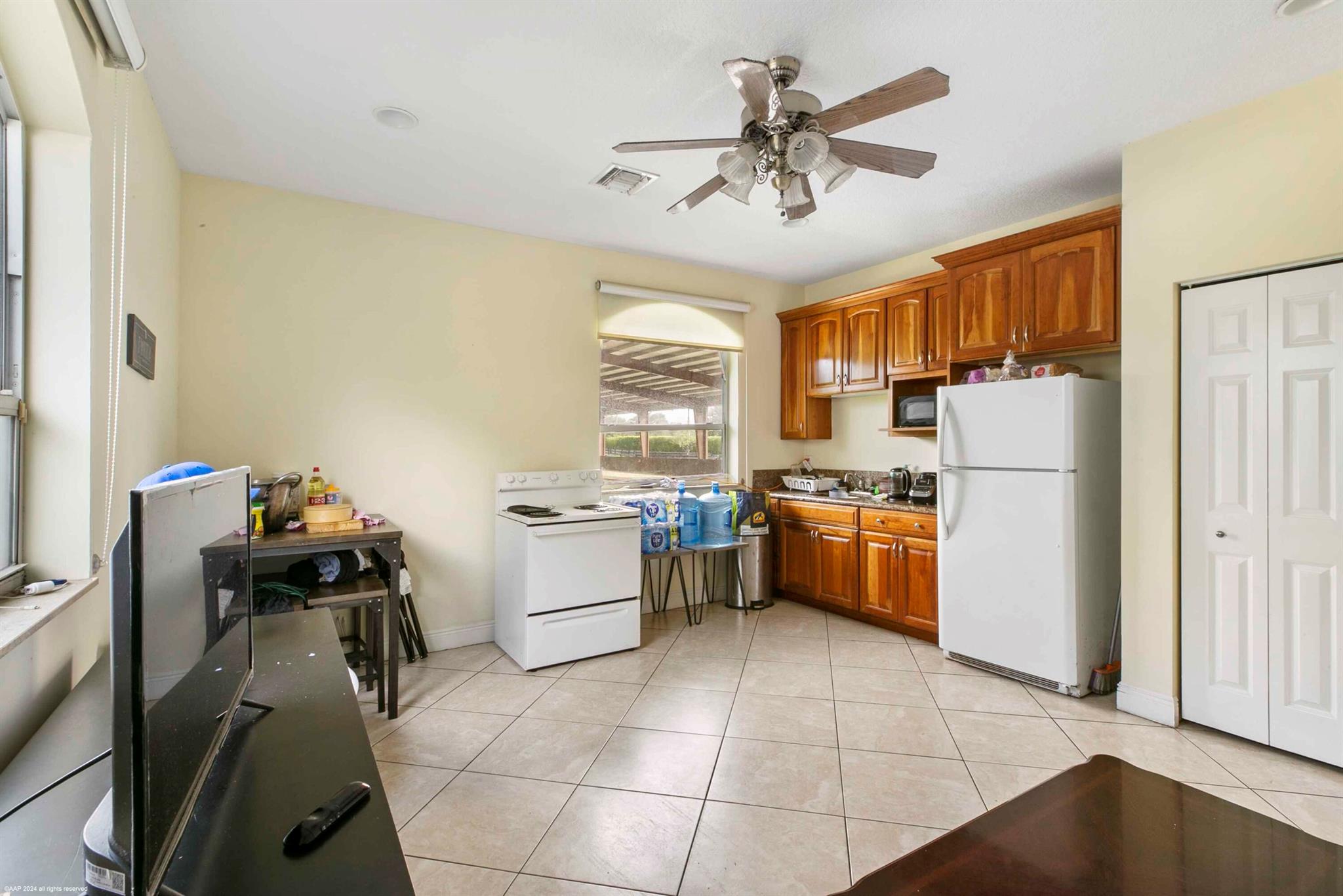 PALM BEACH POINT EAST - Residential