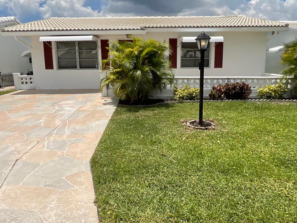 Photo of 2016 SW 16th Avenue, Boynton Beach, FL 33426 (MLS # B26041774)