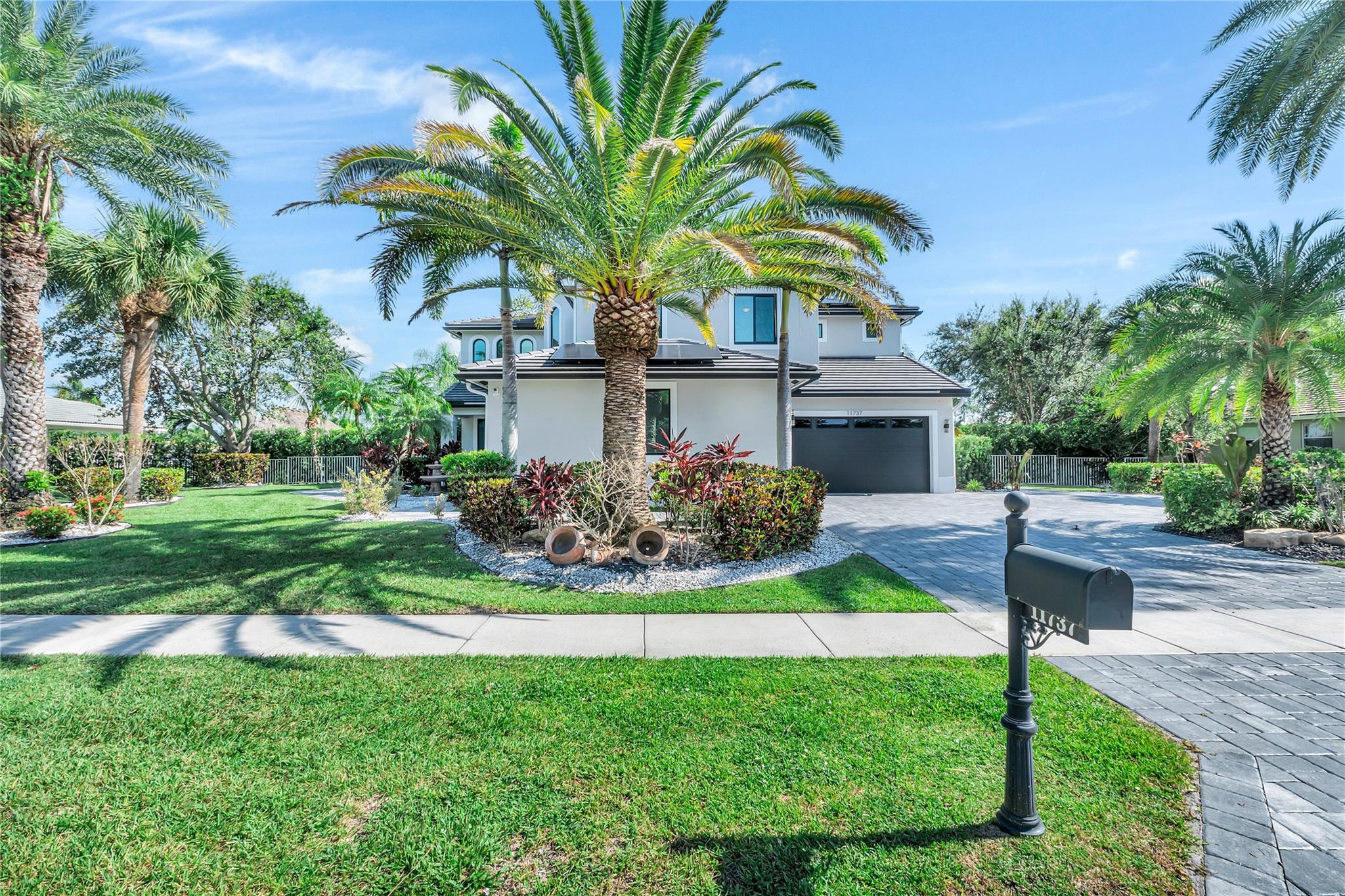 11737 Windsor Bay Pl