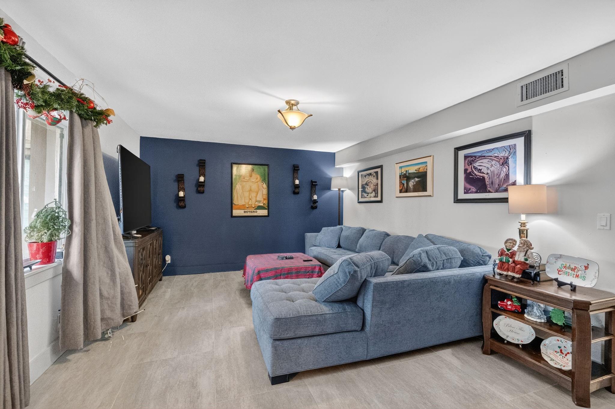 WIMBLEDON AT JACARANDA CO - Residential