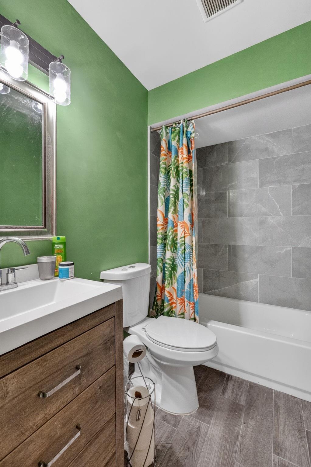 WIMBLEDON AT JACARANDA CO - Residential