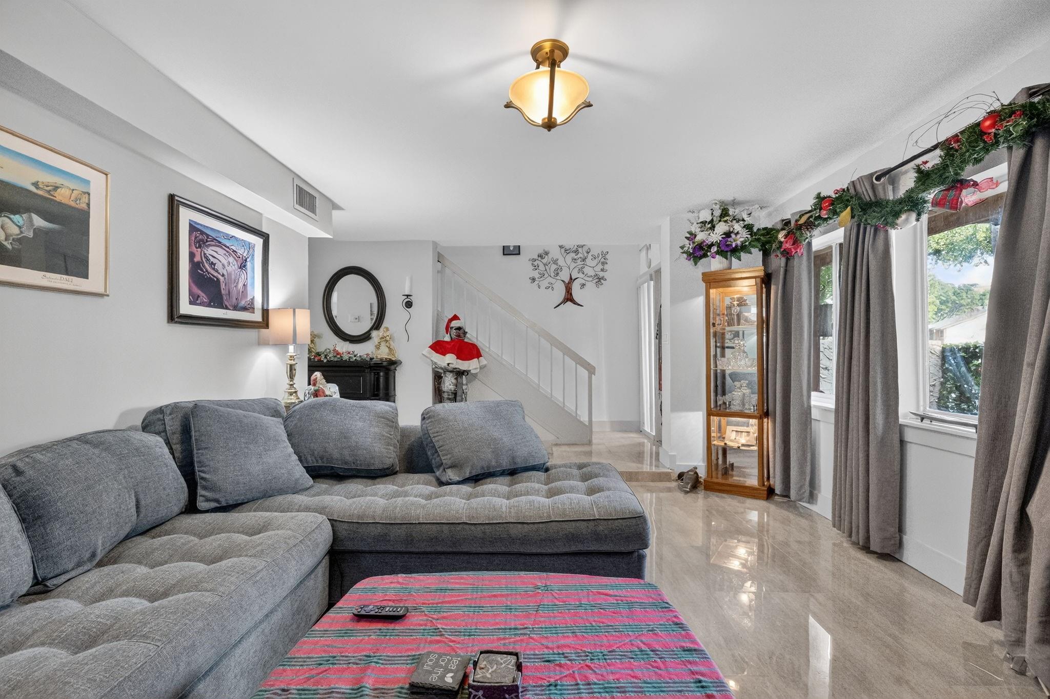 WIMBLEDON AT JACARANDA CO - Residential