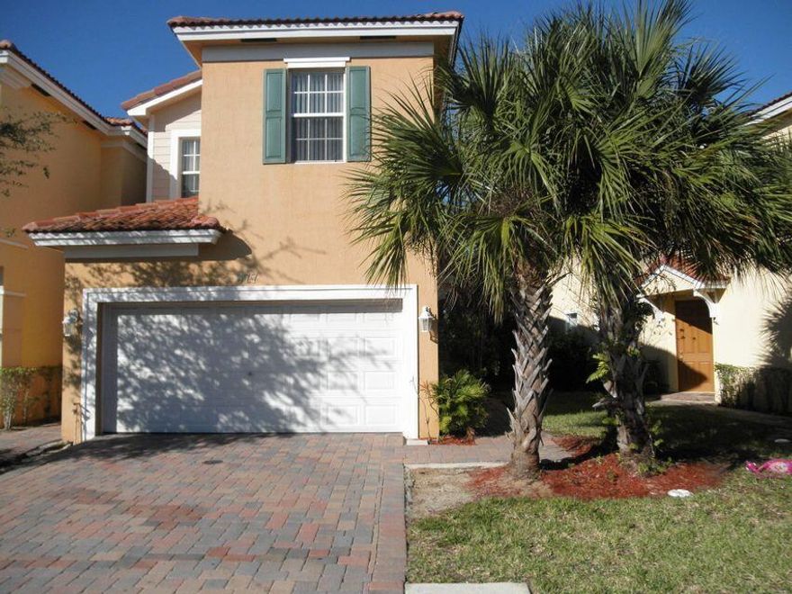 This 3 Bedroom and 2.5 bathroom Town home conveniently located center of the city and close to shopping complex, banks, schools and highways. 

HOA requires 650 Credit score to get approval and OK to lease immediately. The buyers need 25% down payment to qualify.