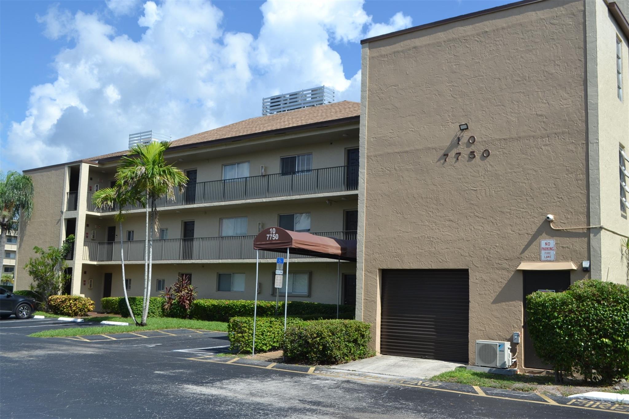 7750 NW 50th St 203