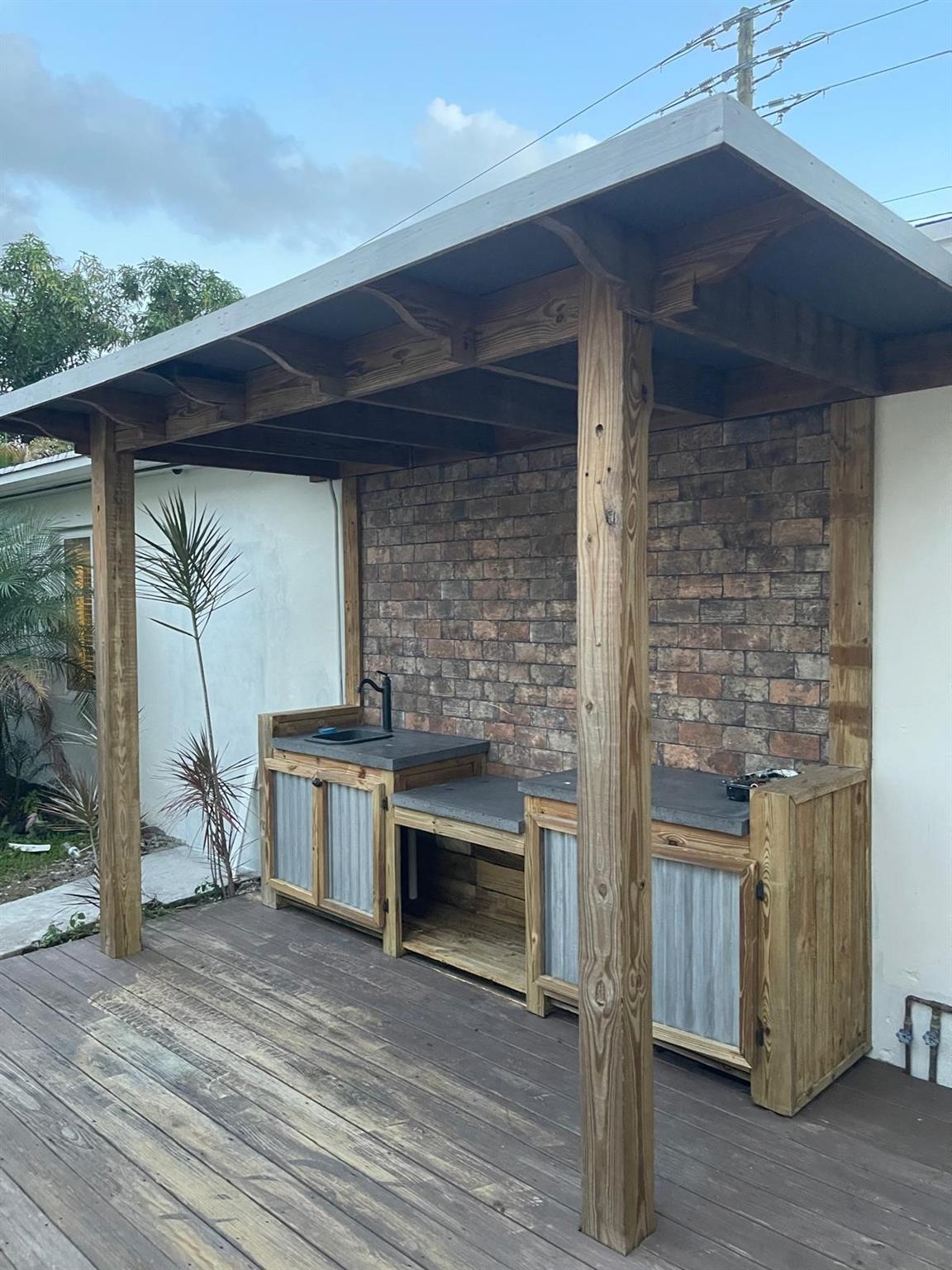 Hollywood 1-21 B - Residential