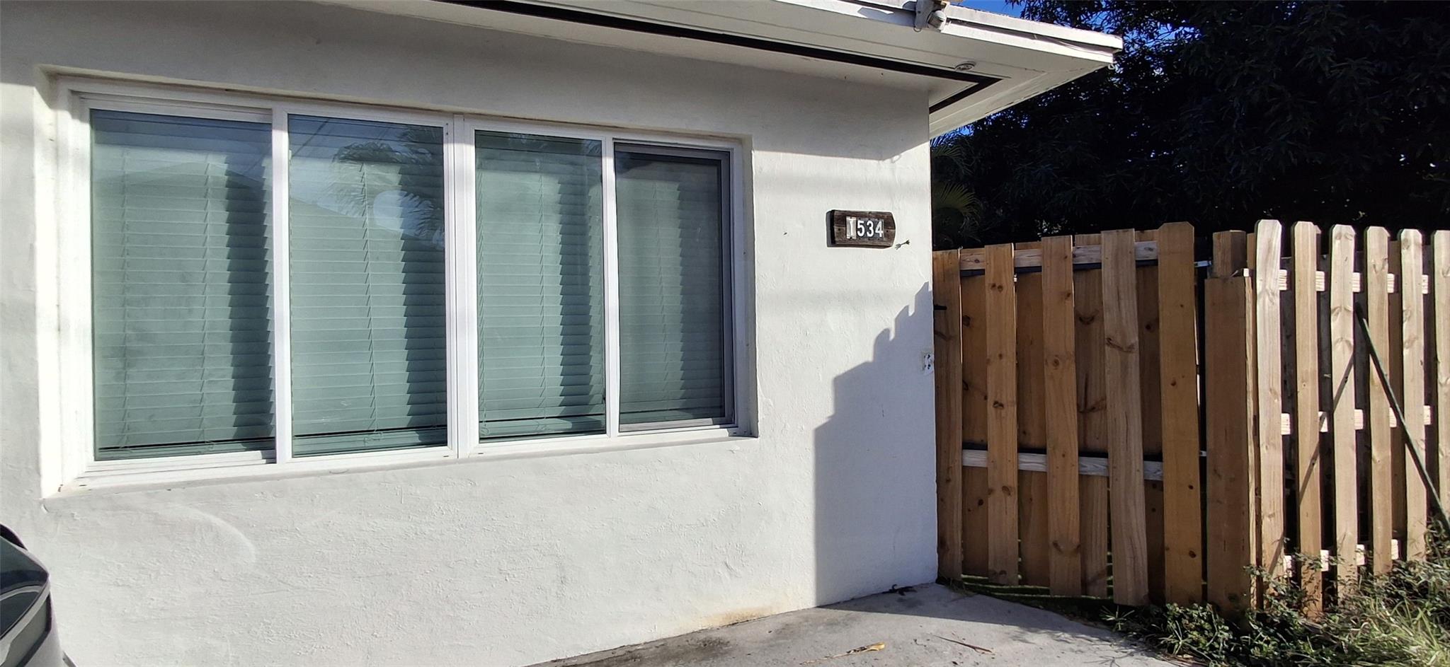 Hollywood 1-21 B - Residential