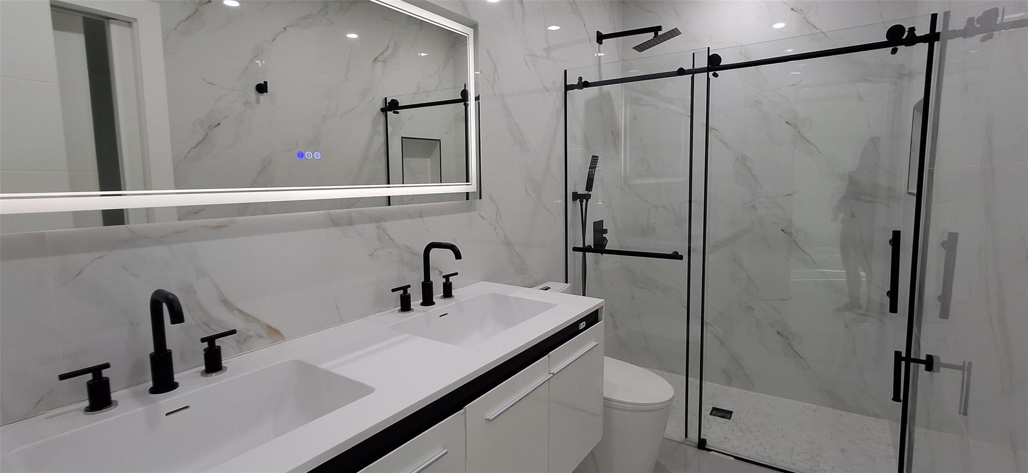 Hollywood 1-21 B - Residential