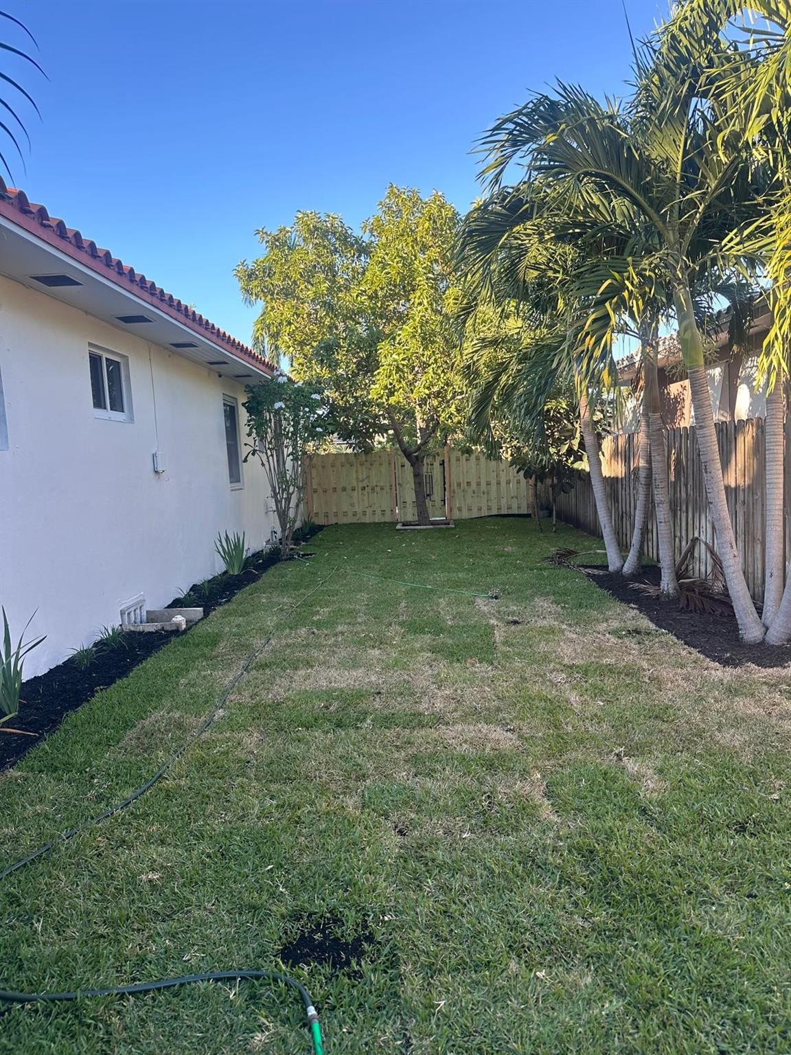 Hollywood 1-21 B - Residential