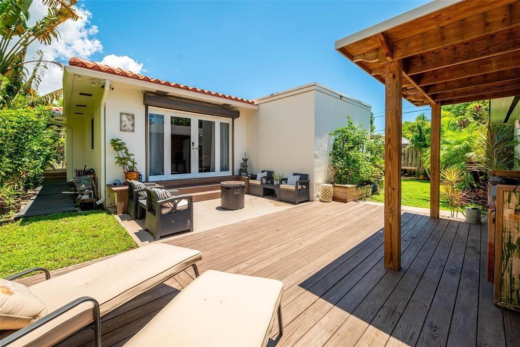 Hollywood 1-21 B - Residential