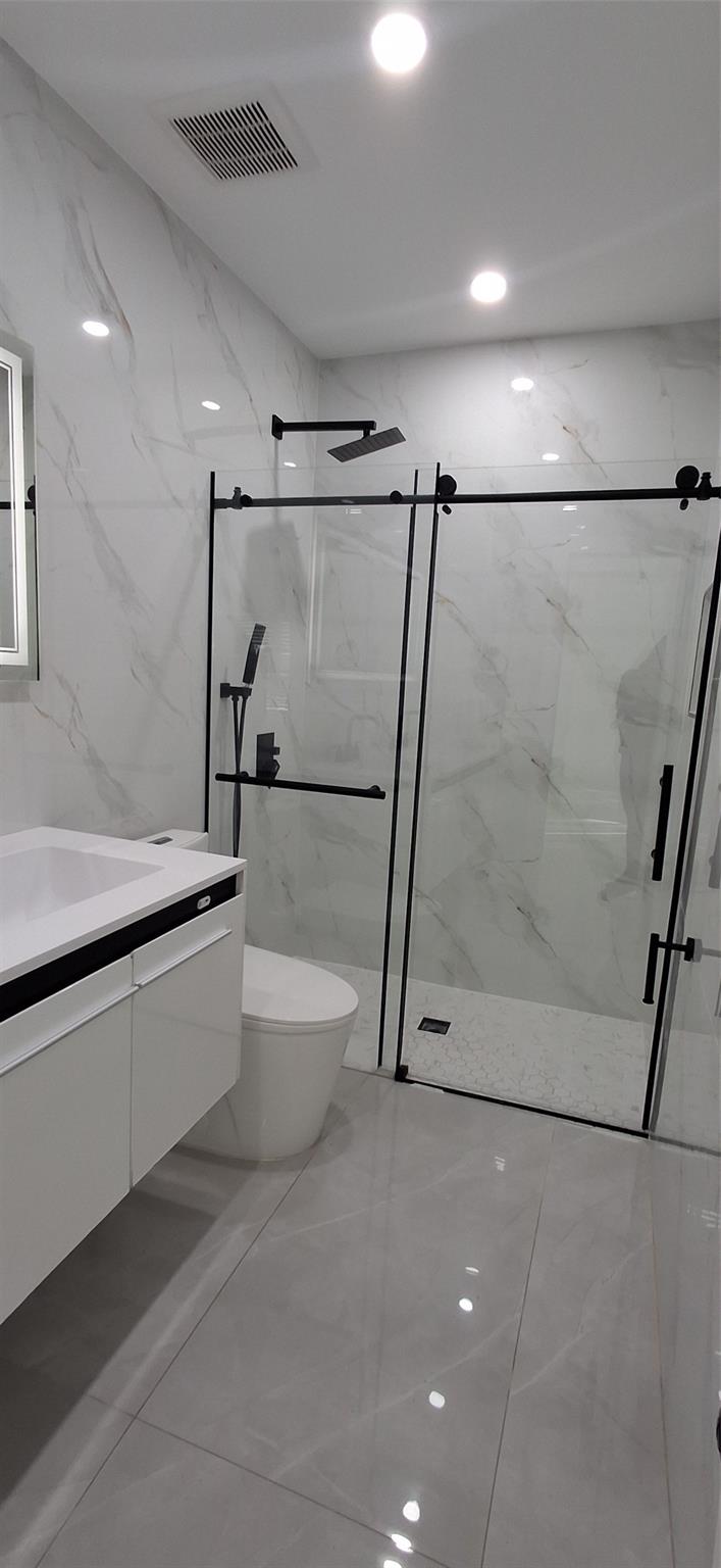 Hollywood 1-21 B - Residential