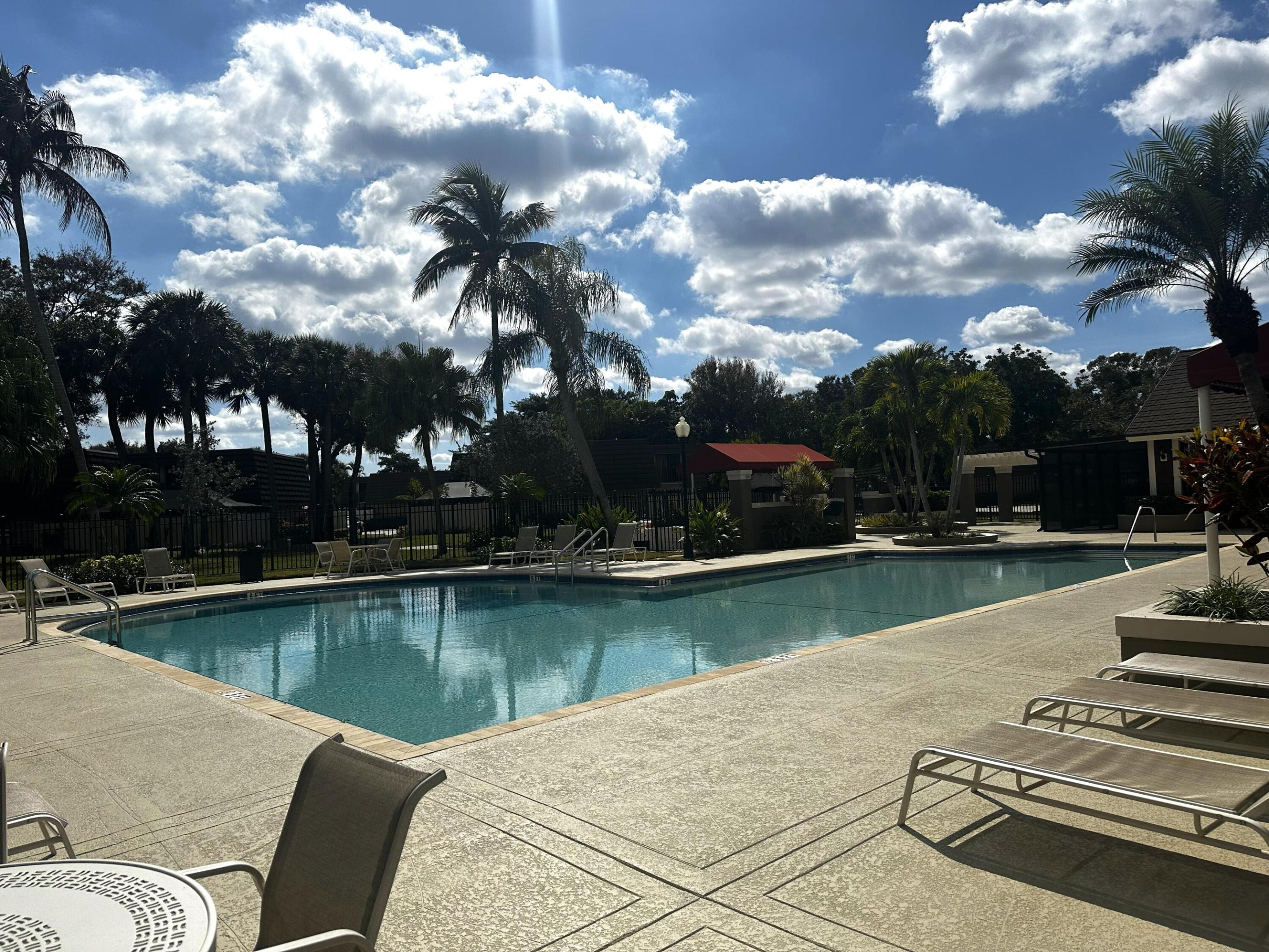 HERITAGE VILLAGE OF P B LAKES - Residential Lease