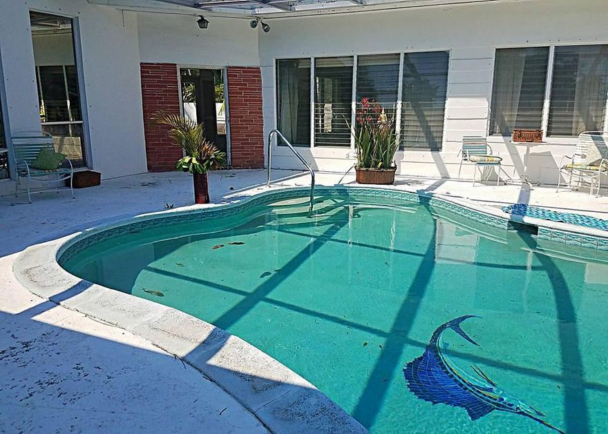 LOCATION! LOCATION! LOCATION!  RARE OPPORTUNITY TO OWN IN PRESTIGIOUS HARBOR BEACH. MINUTES TO THE BEACH, DOWNTOWN, AND LAS OLAS.  PRIVATE MEMBERSHIP TO BEACH CLUB AND DOCK SPACE AVAILABLE.  HOME IS SITUATION ON A LARGE LOT OF 13,338 SQ FT.  THIS 4/4 HOME WITH  3,076 SQ FT OF LIVING AREA HAS GRAND  FOYER ENTRANCE WITH A SPLIT FLOOR PLAN THAT HAS A (IN-LAW/MAIDS QUARTERS OFF THE KITCHEN.  THIS HOME IS PERFECT FOR AN INVESTOR OR SOMEONE WHO WANTS TO PUT SOME LOVE INTO IT TO MAKE IT THEIR OWN.