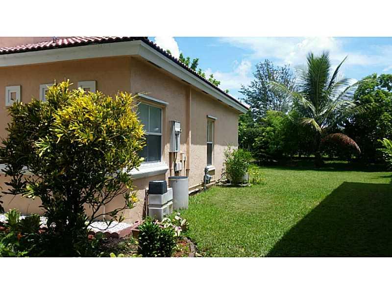 REPLAT OF COUNTRY LAKES - Residential