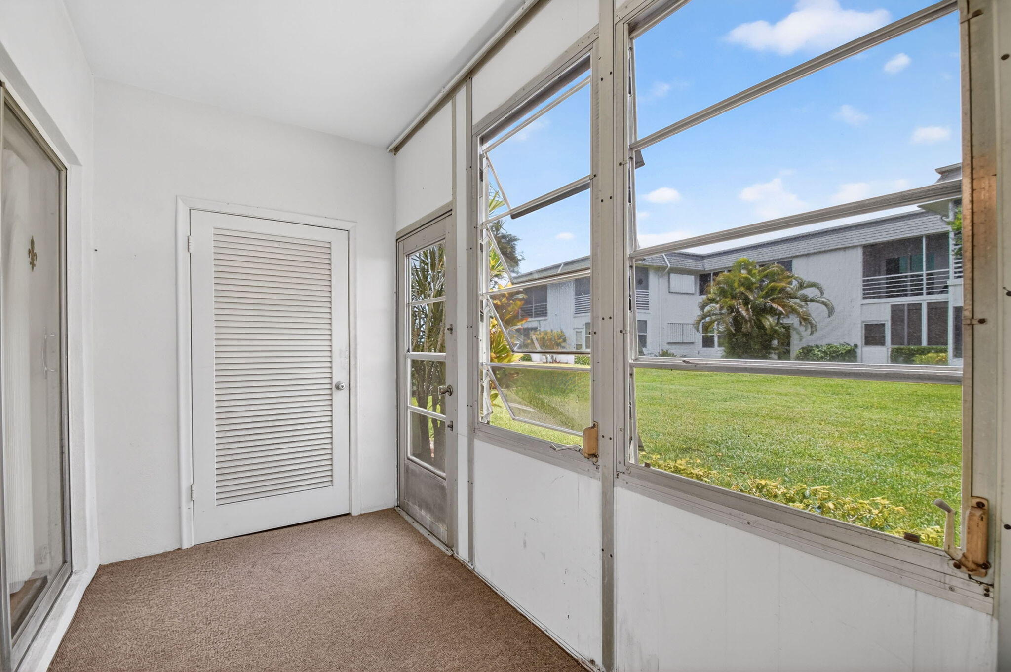 MURRY HILLS APT BLDG CONDO - Residential