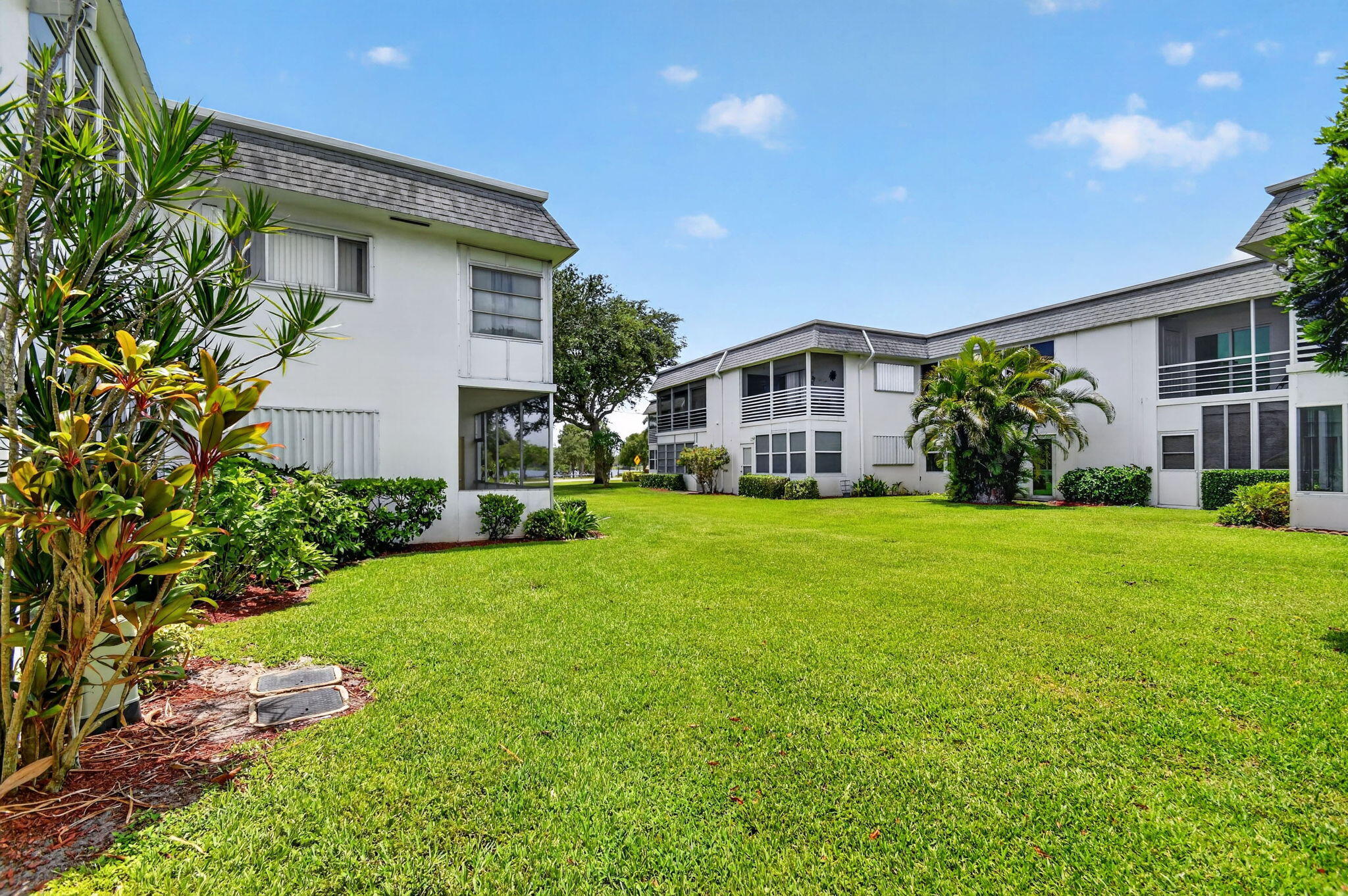 MURRY HILLS APT BLDG CONDO - Residential