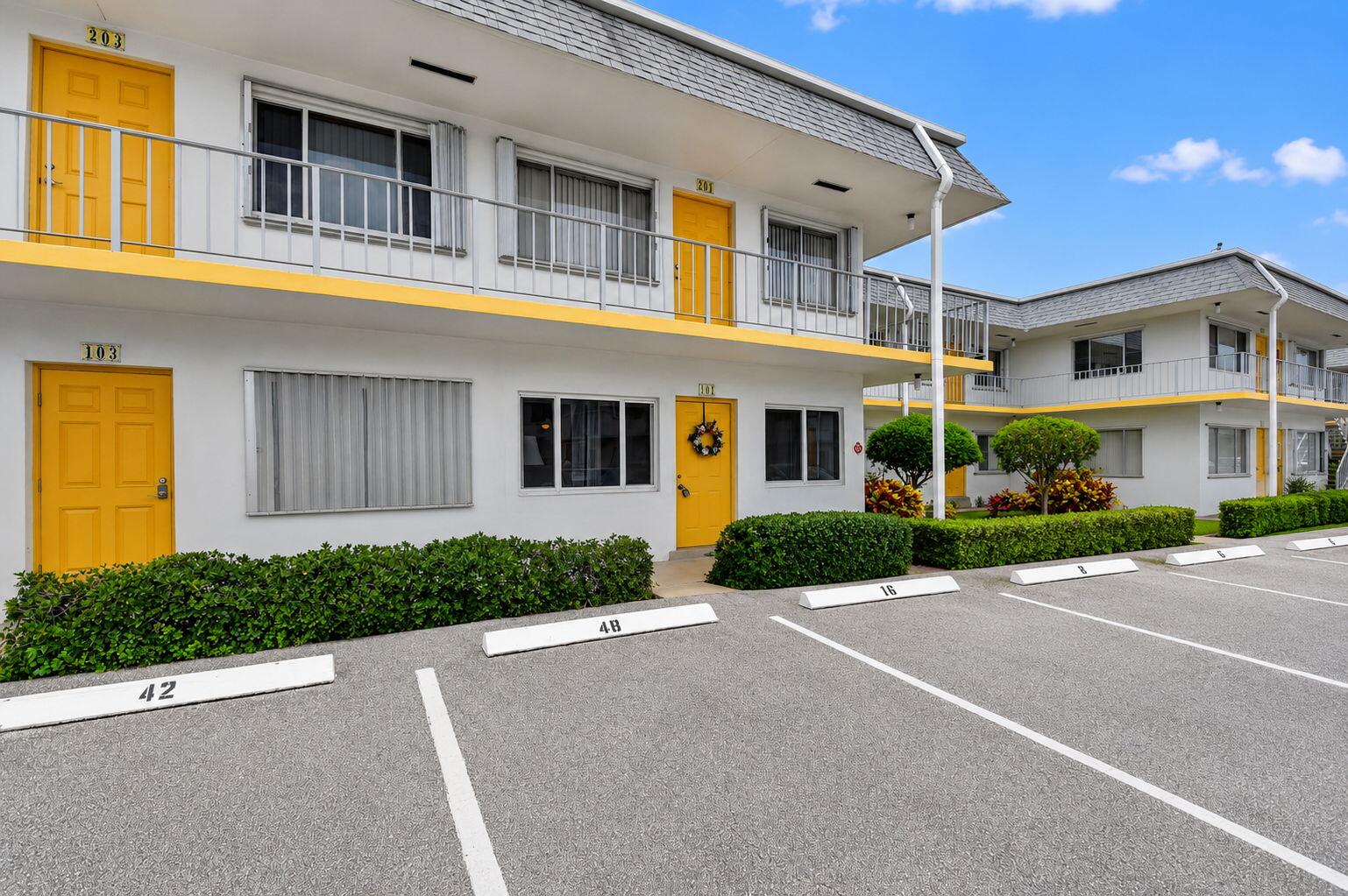 3240 Lake Osborne Drive Apt 104