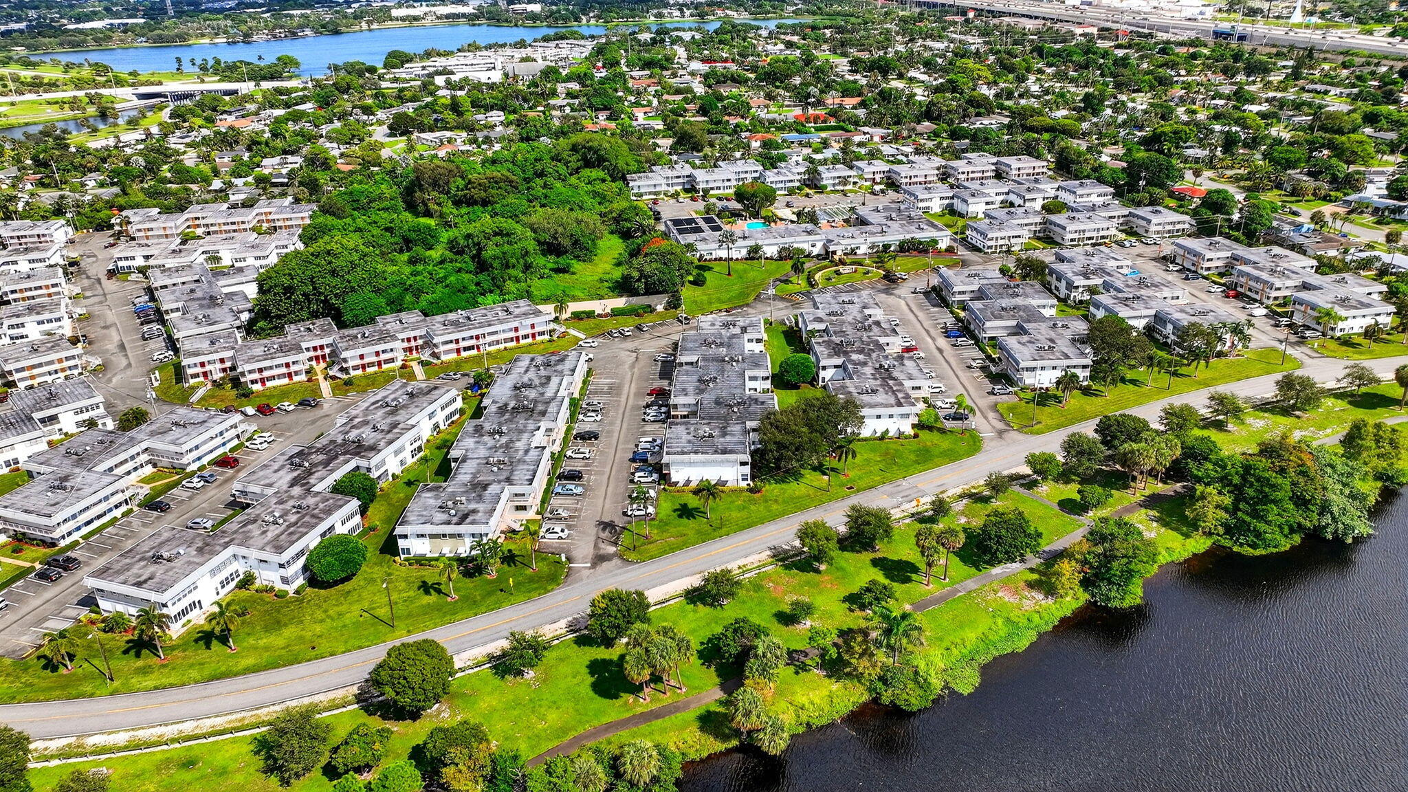 MURRY HILLS APT BLDG CONDO - Residential