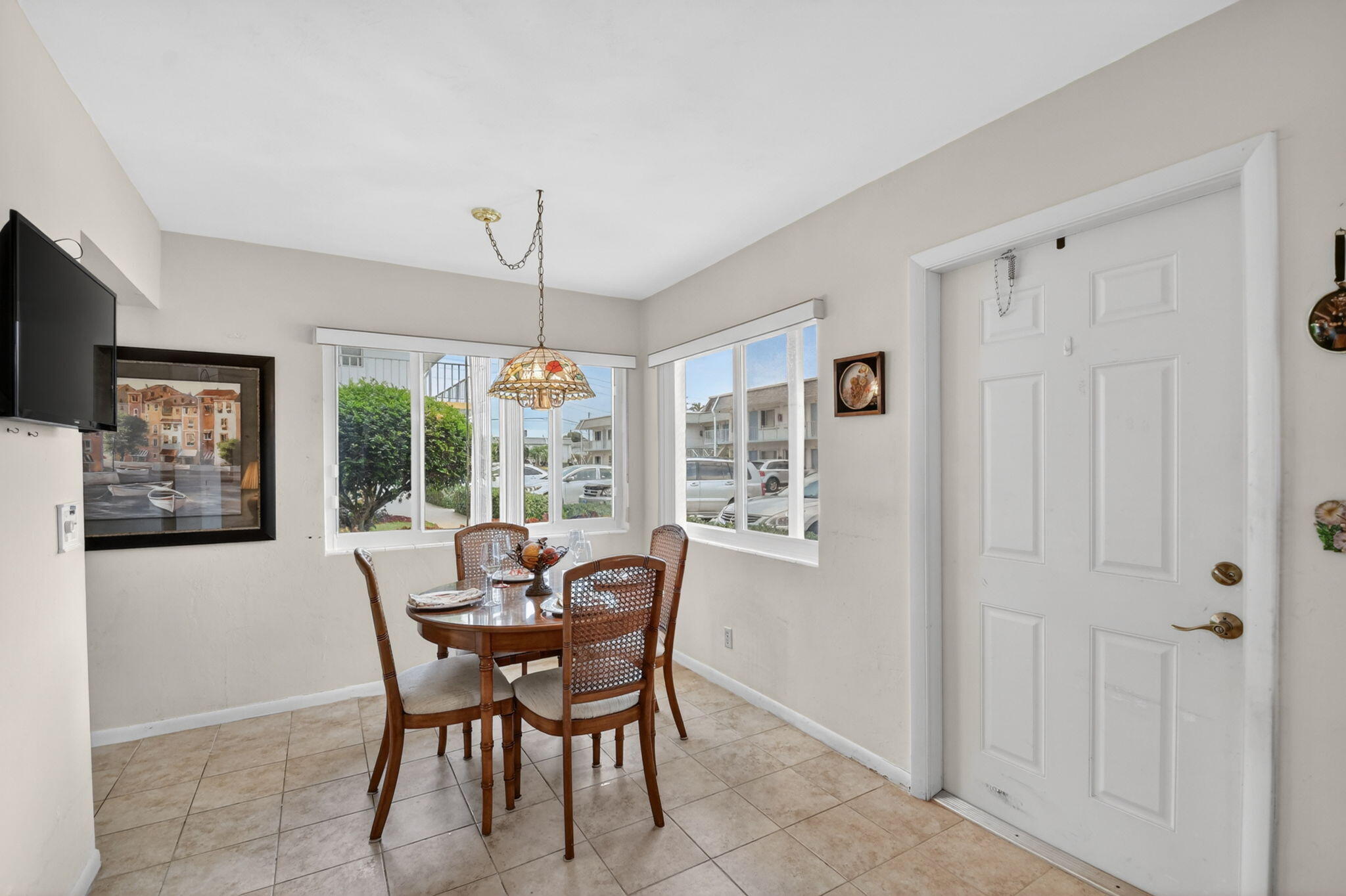 MURRY HILLS APT BLDG CONDO - Residential
