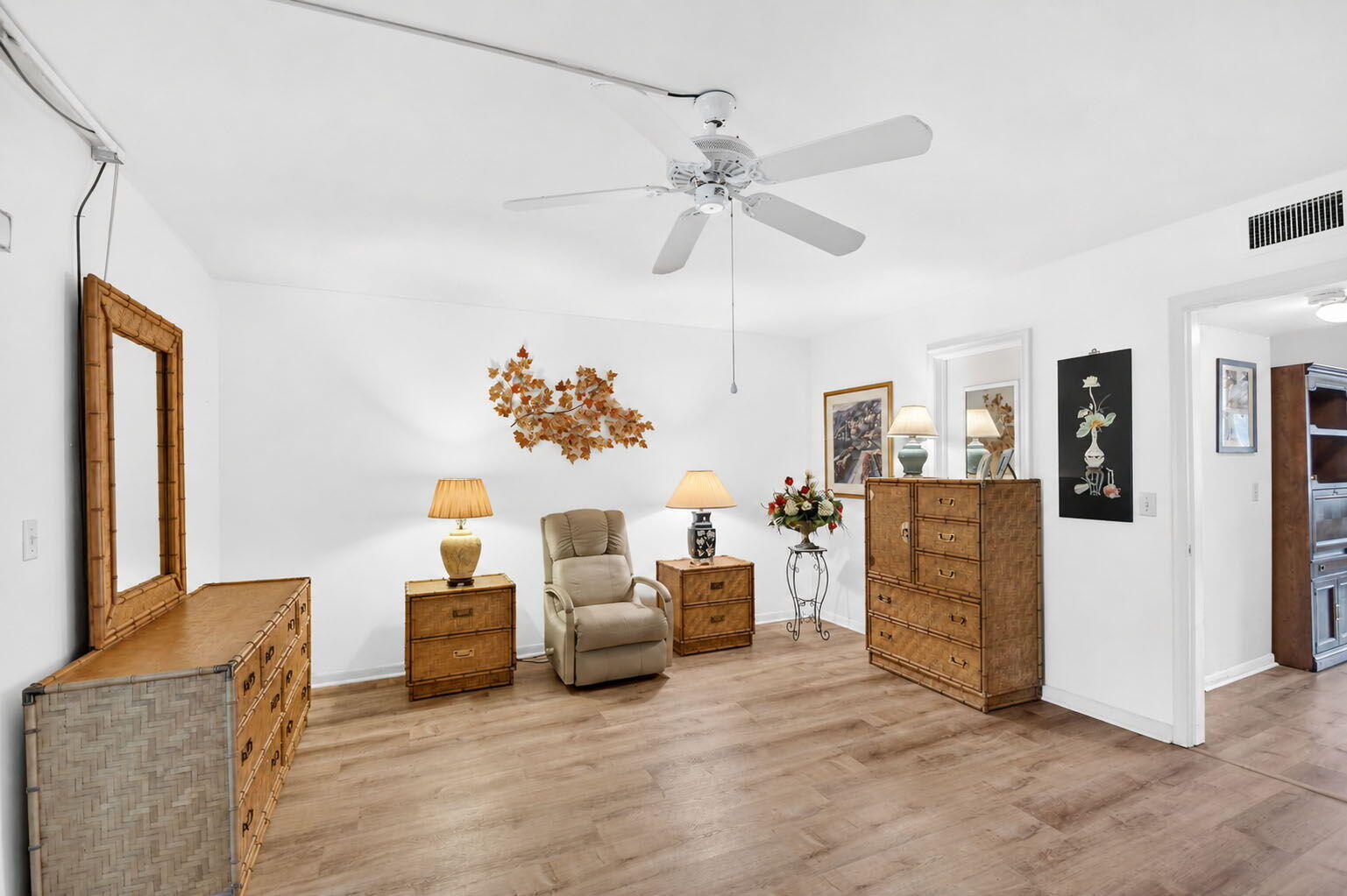 MURRY HILLS APT BLDG CONDO - Residential