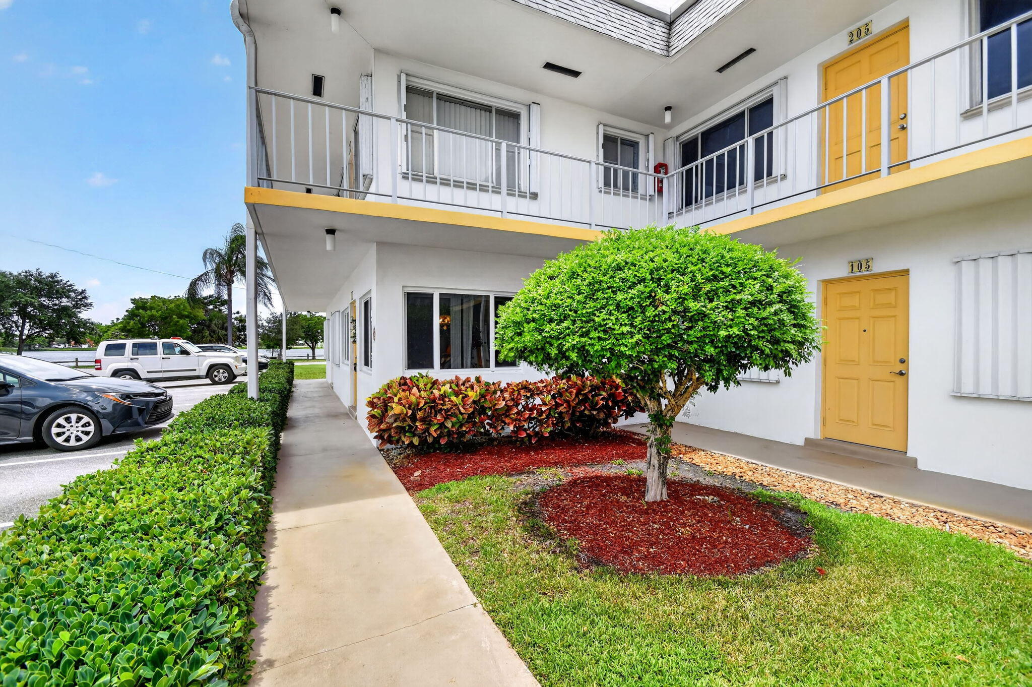 MURRY HILLS APT BLDG CONDO - Residential