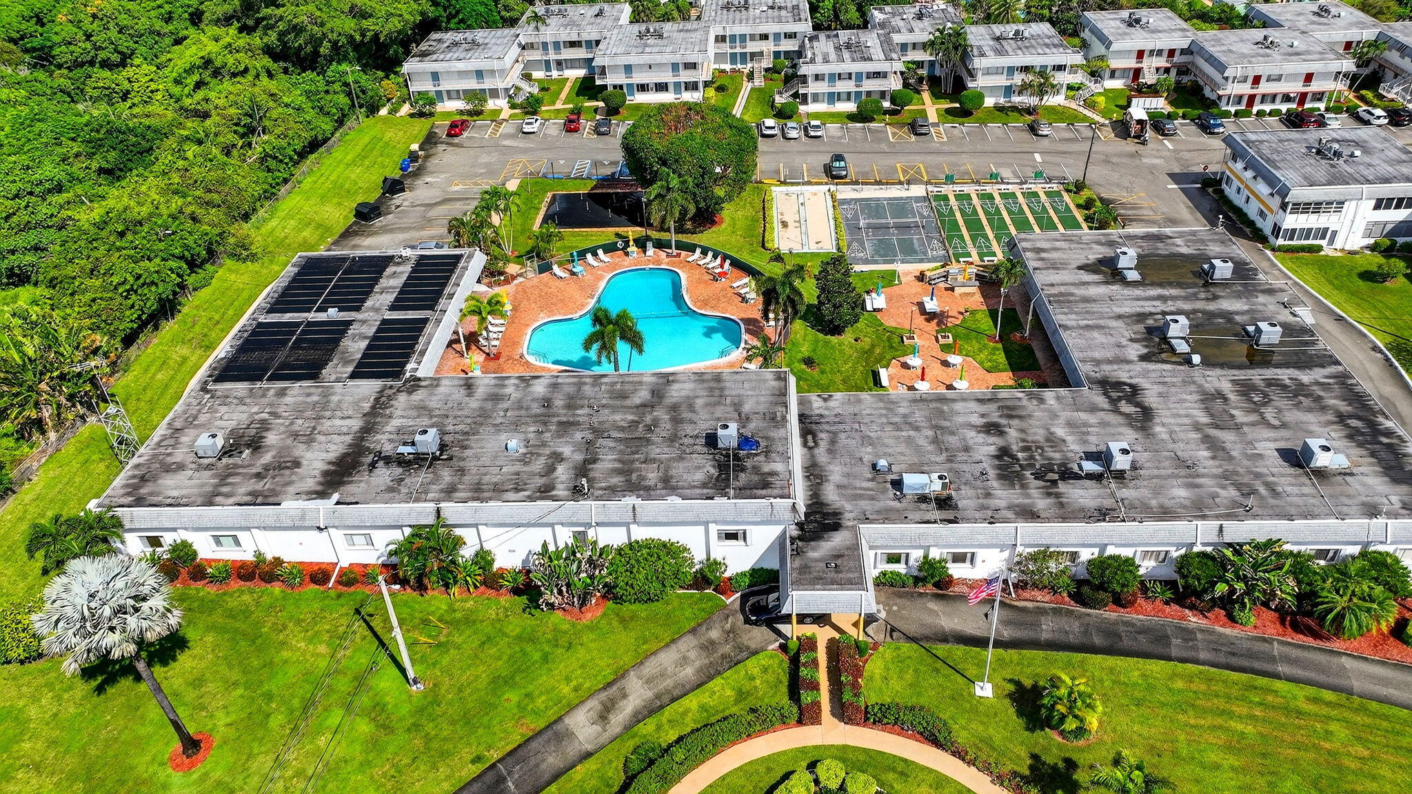 MURRY HILLS APT BLDG CONDO - Residential