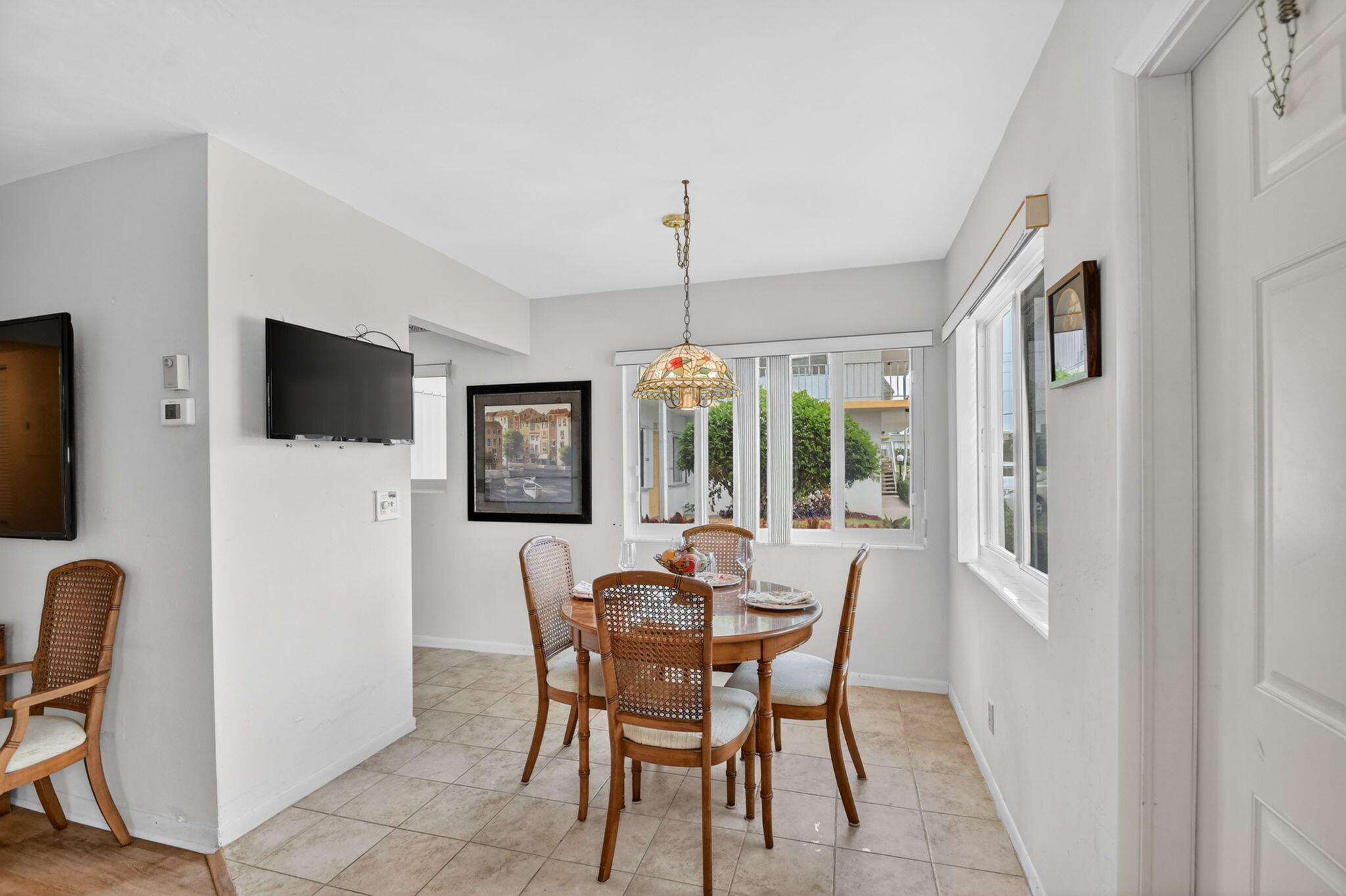 MURRY HILLS APT BLDG CONDO - Residential