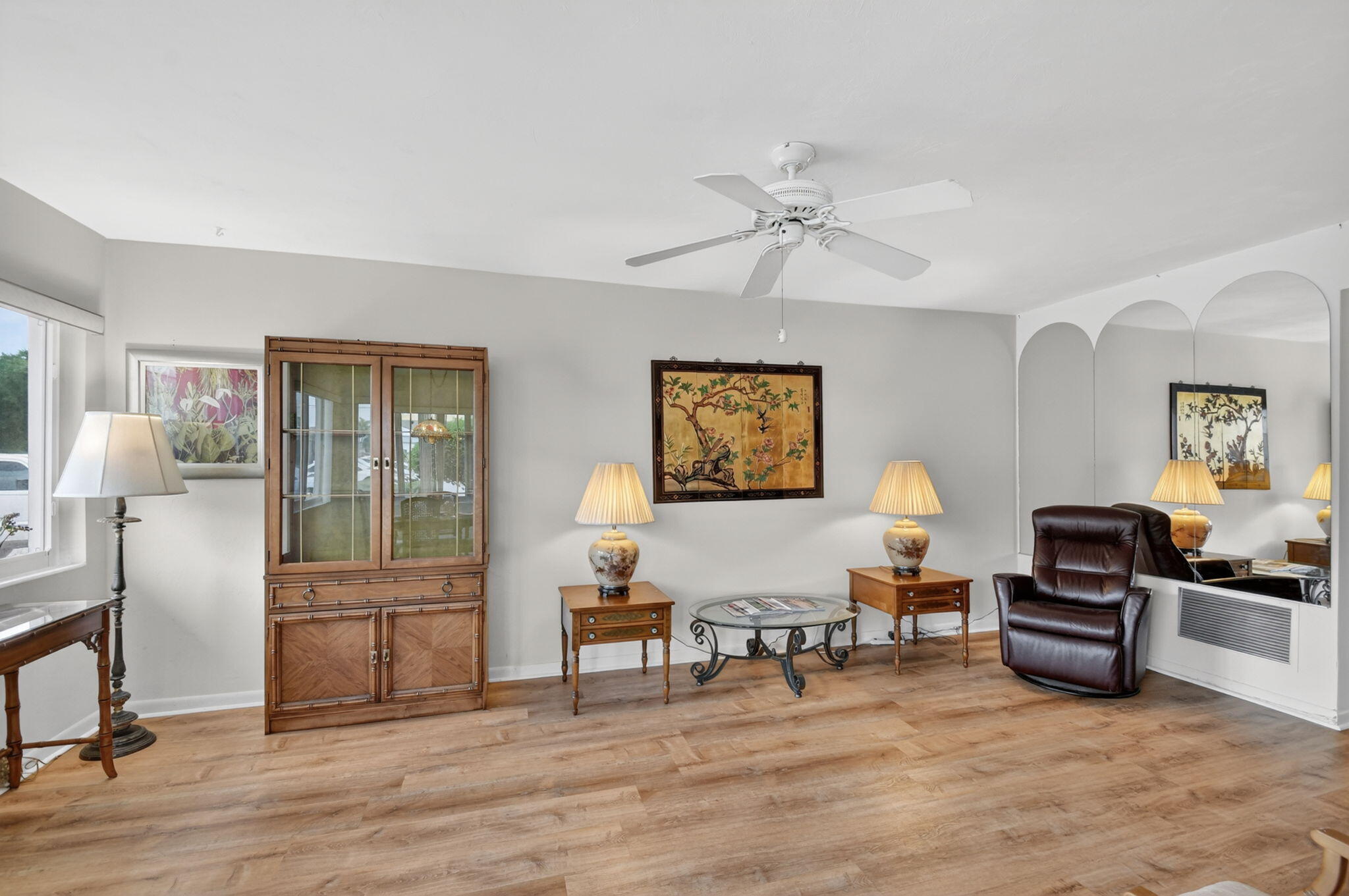 MURRY HILLS APT BLDG CONDO - Residential